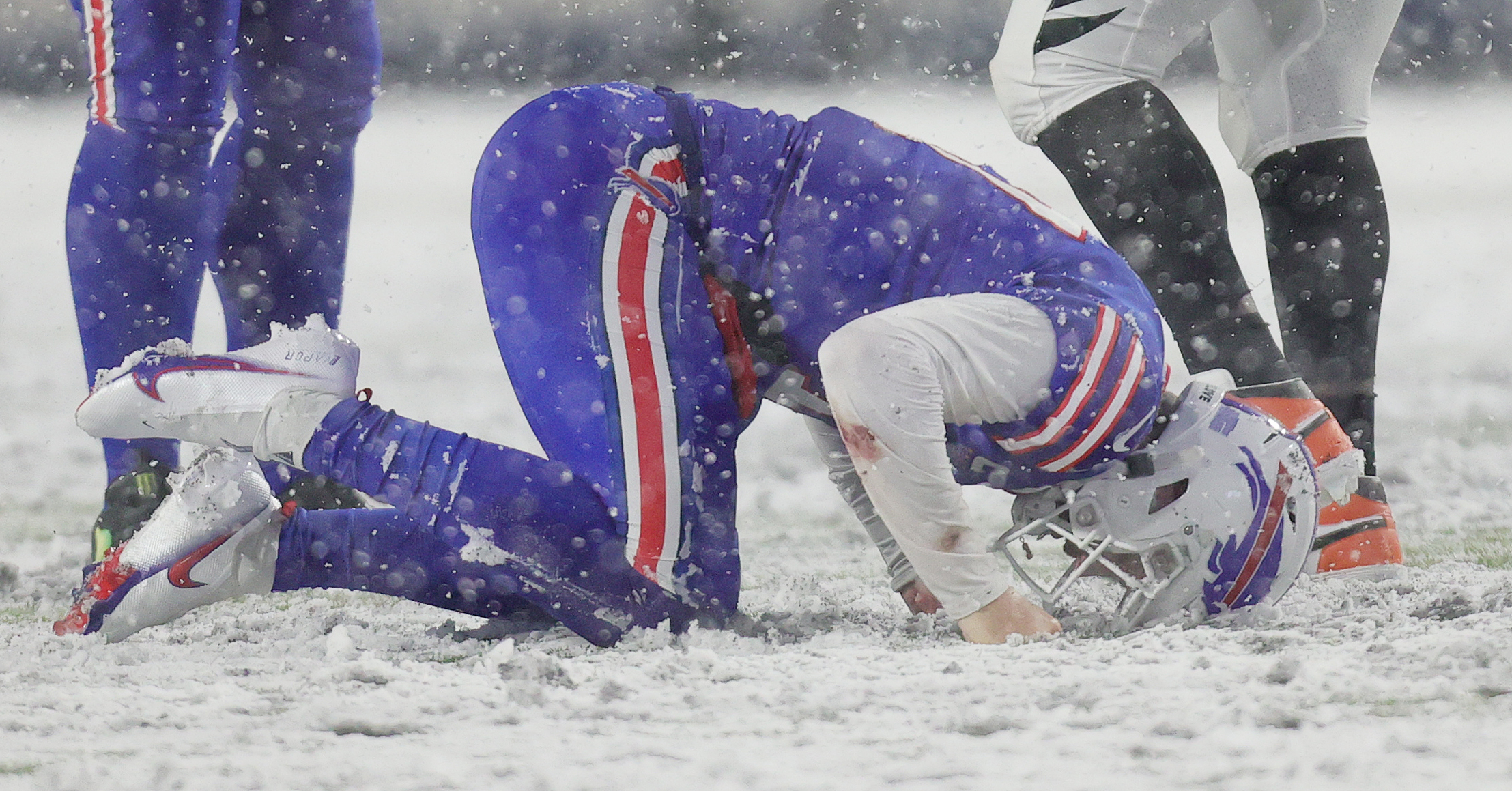 NFL playoffs: Joe Burrow, Bengals plow past Bills in snowy AFC divisional  game