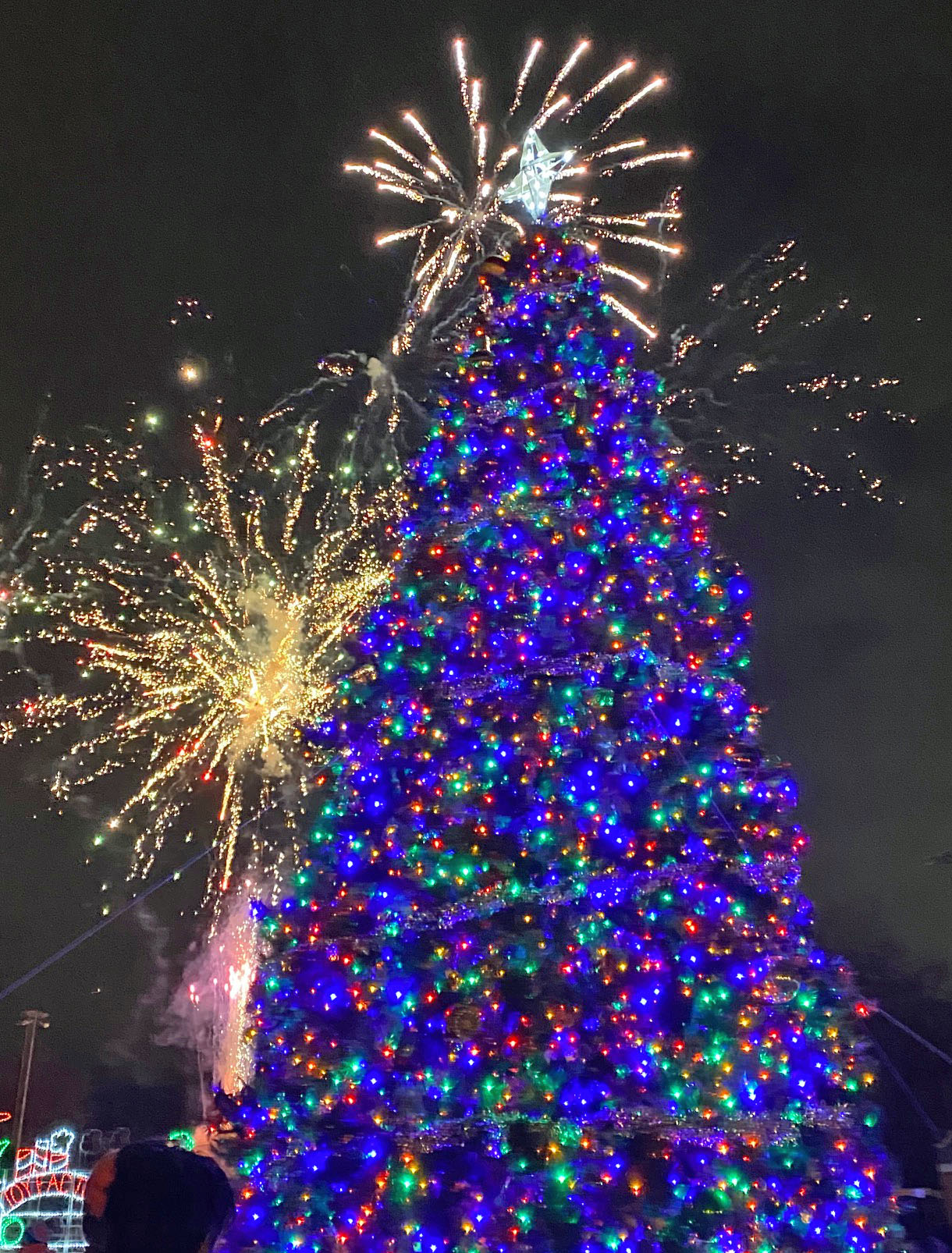 Middleburg Heights tree lighting brings festive holiday fun