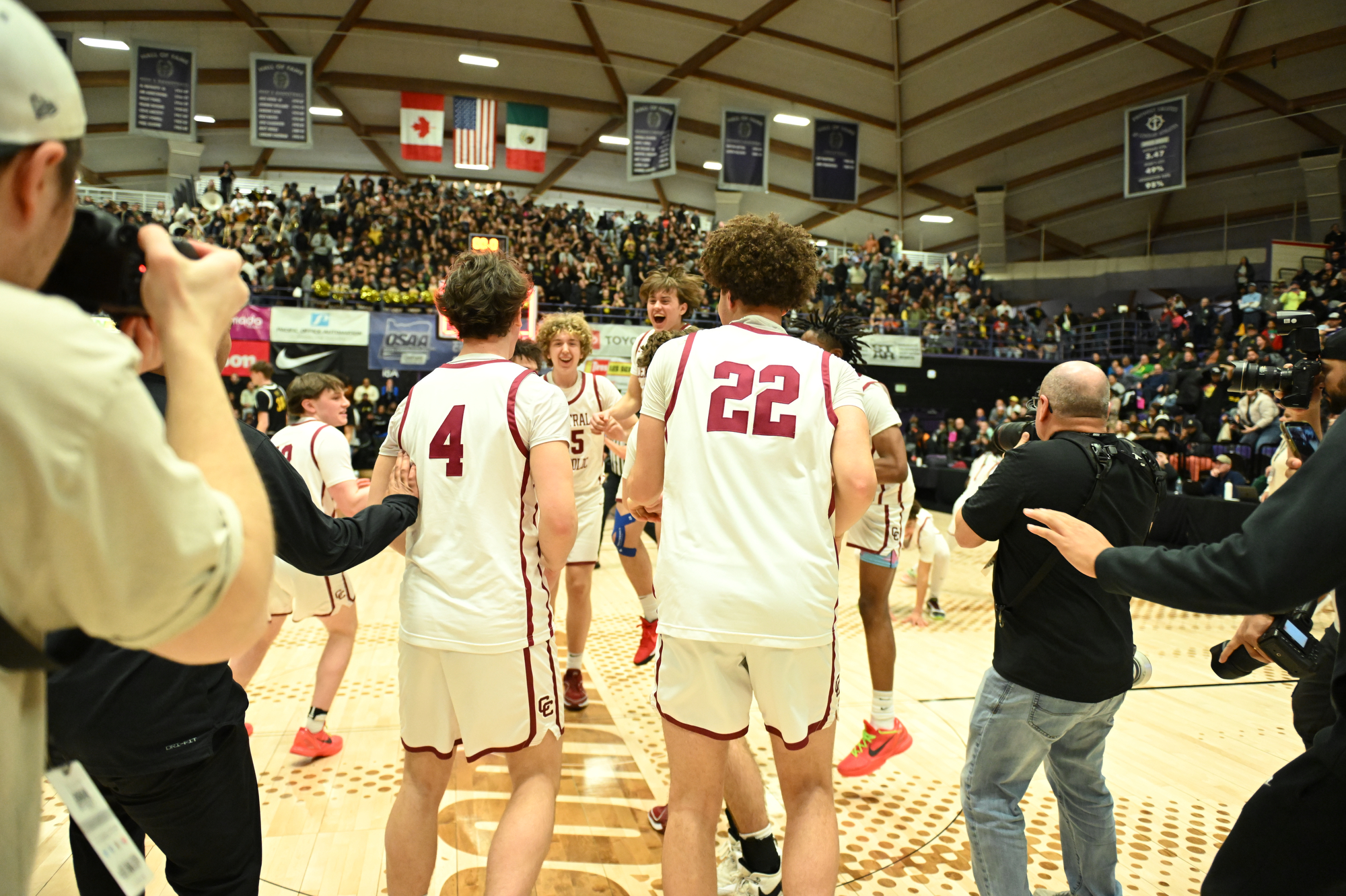 Central Catholic beats Roosevelt in Oregon 6A boys basketball ...