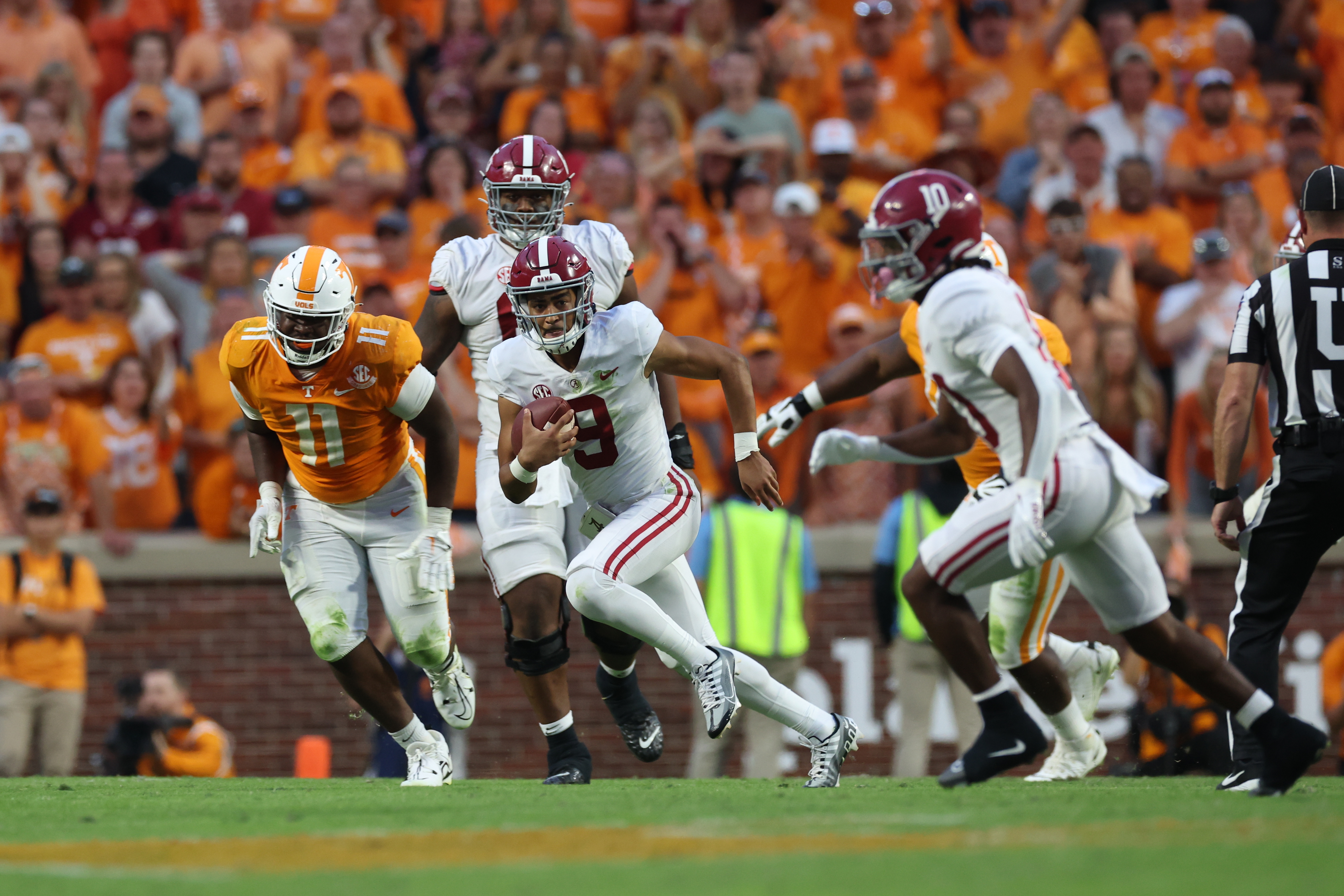 Tennessee football topples Alabama, goalposts. Now, rank Vols No. 1