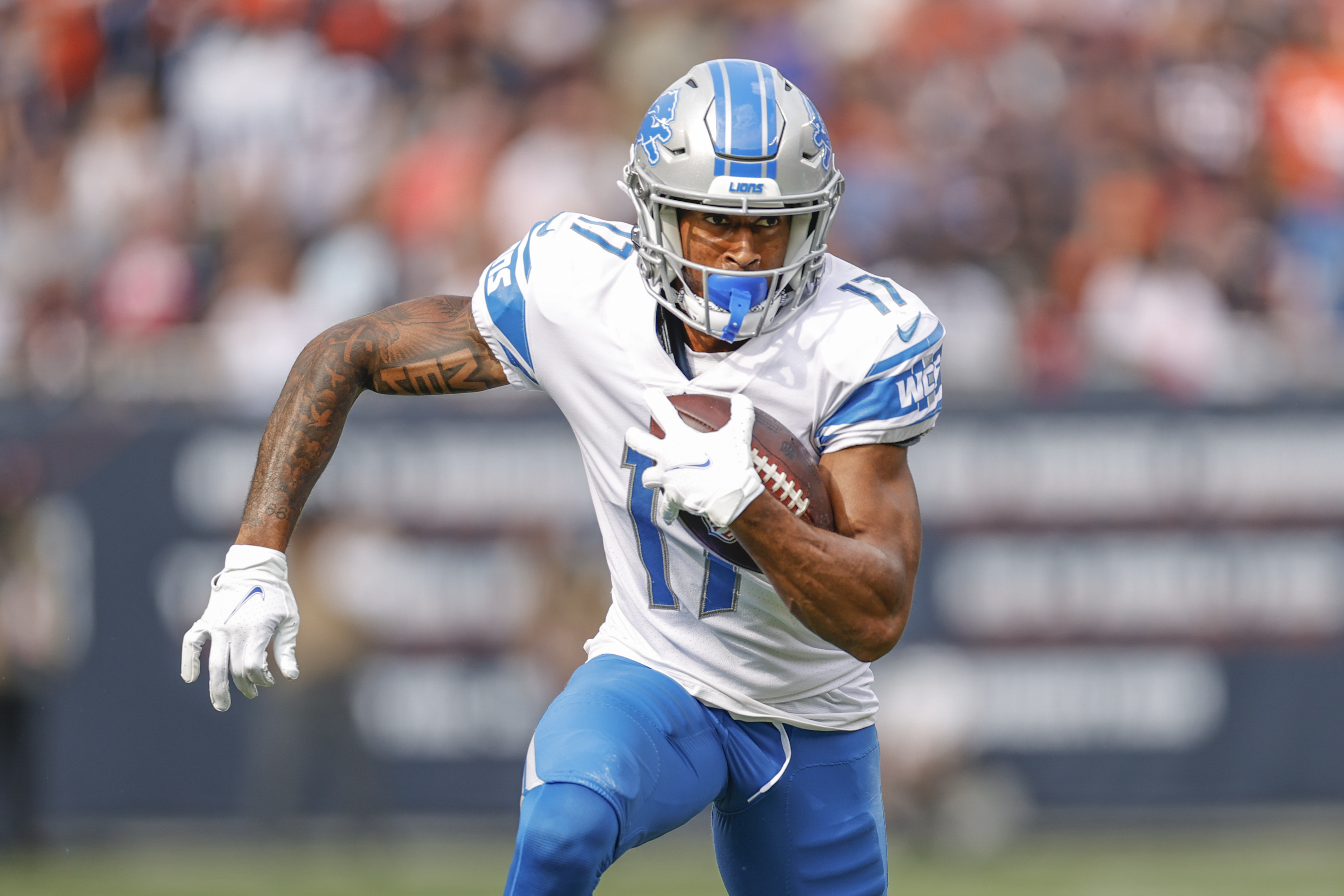 Lions re-sign Trinity Benson to bolster banged-up receiver corps 