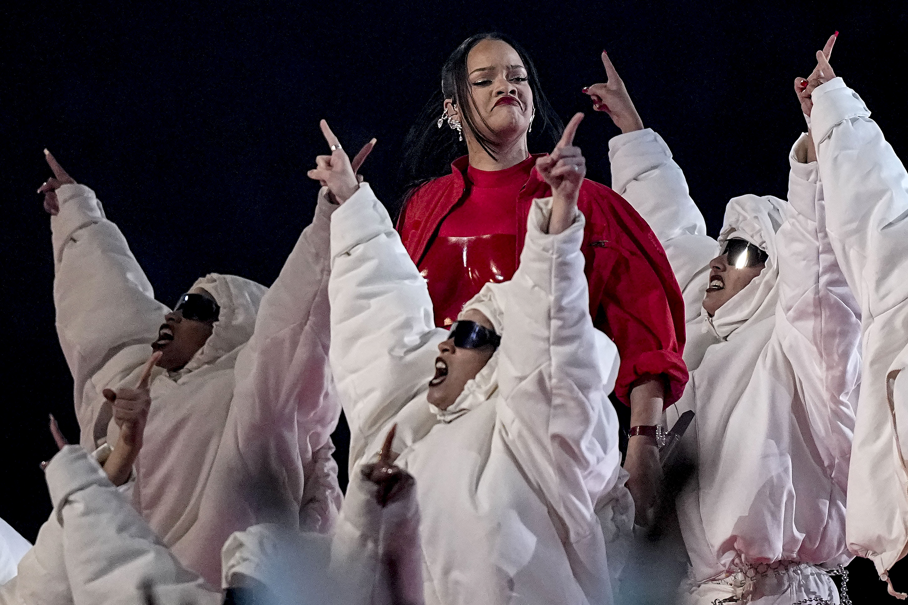 Super Bowl halftime show reviews 2023: The best, worst reactions to  Rihanna's performance