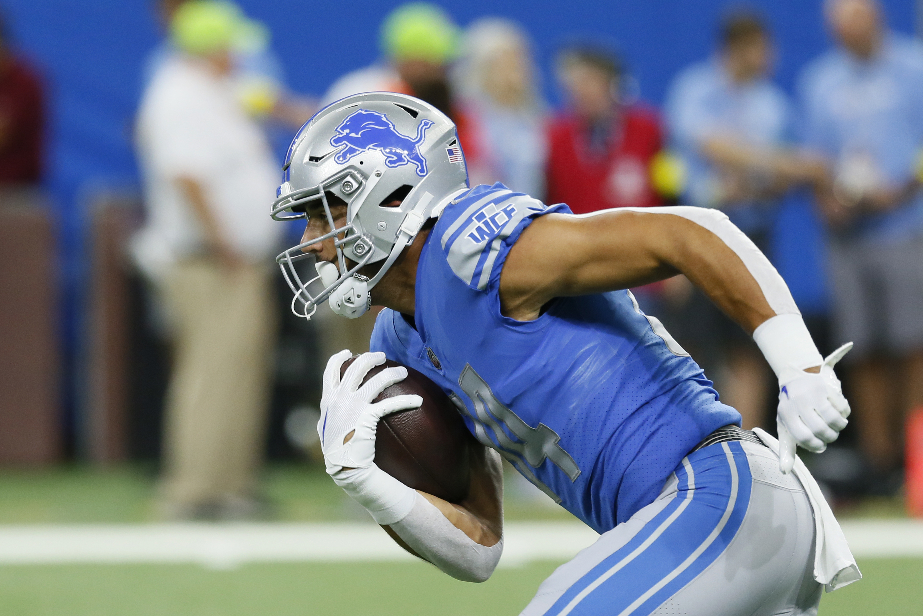 Lions lose back-and-forth preseason opener to Falcons