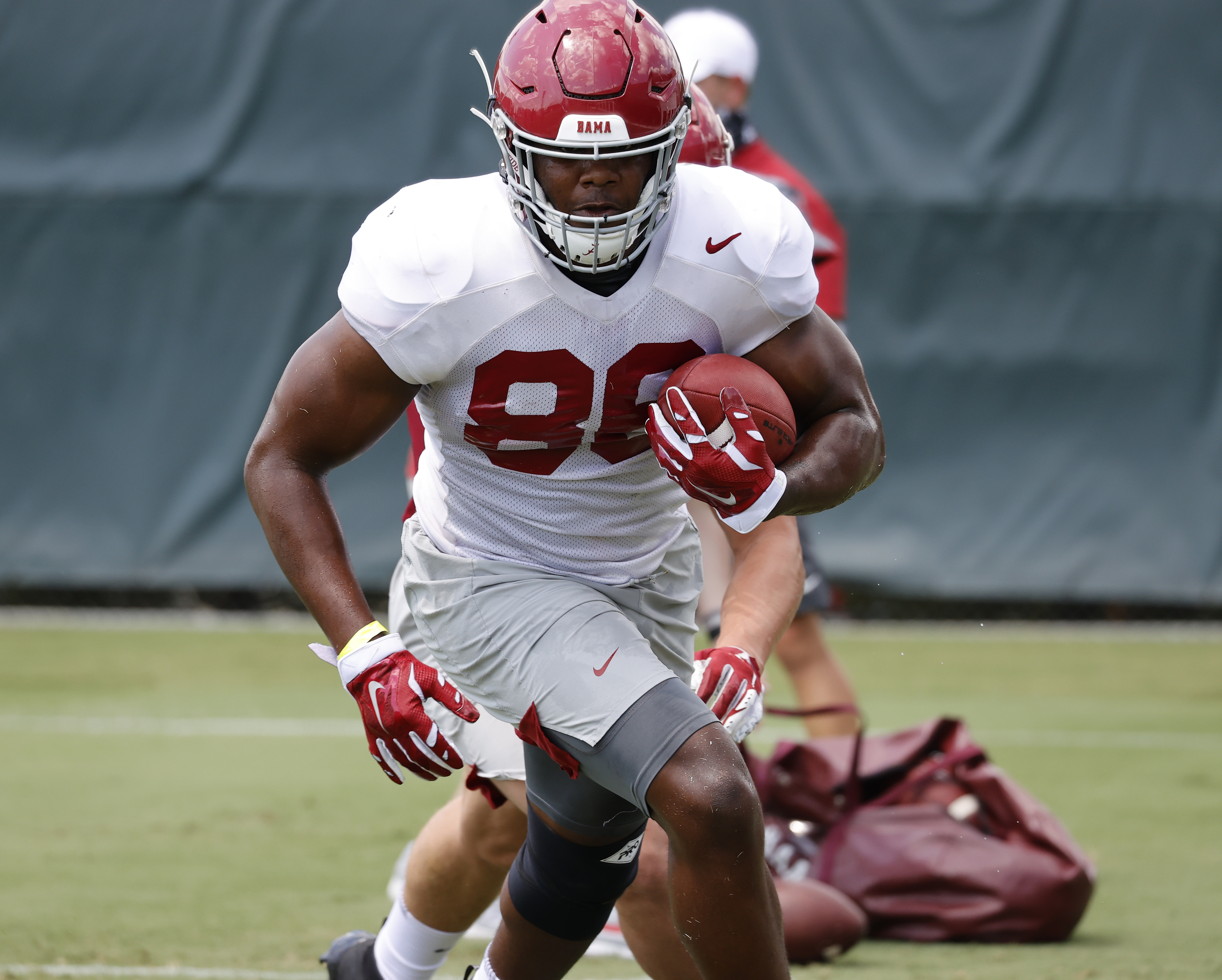 Miami Dolphins sign former Alabama defensive lineman to active