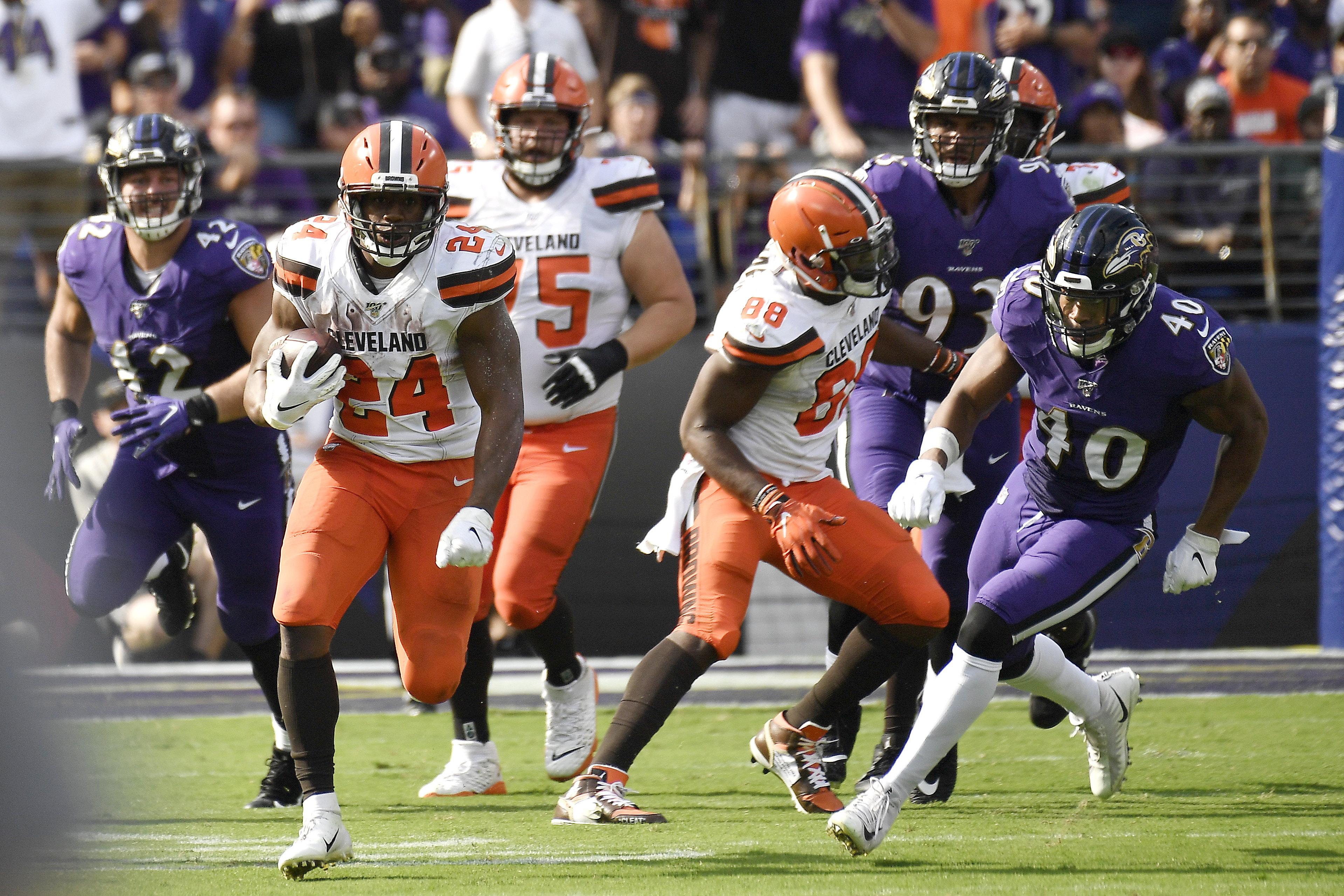 PHOTOS: Browns dominate Ravens, 40-25