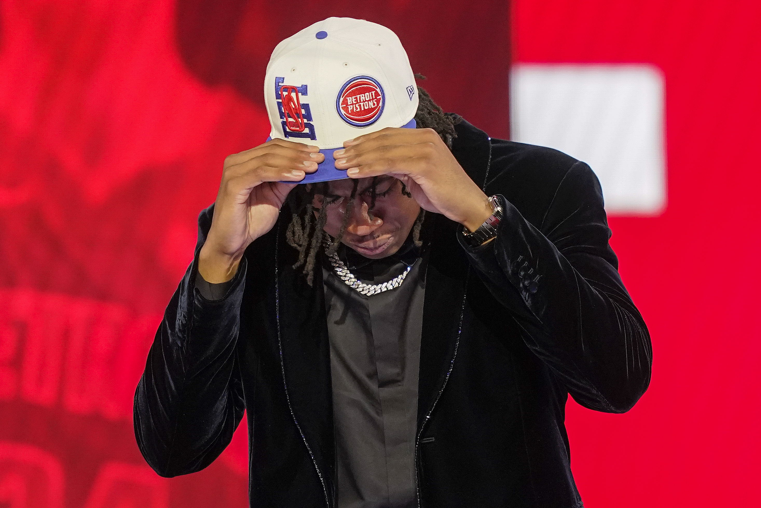 Pistons' Jaden Ivey brought to tears from 2022 NBA draft moment