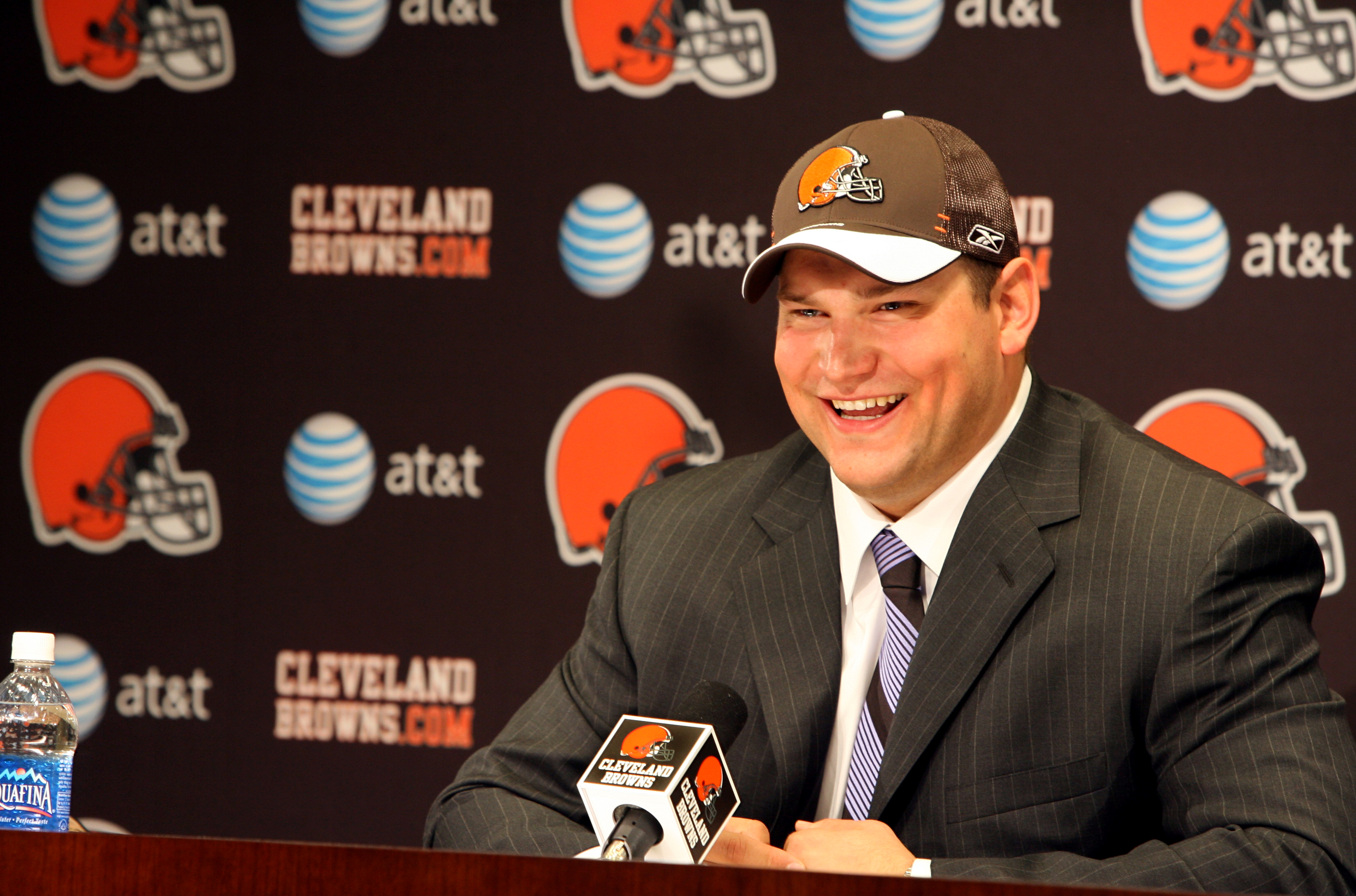 Joe Thomas takes out full-page ad in The Plain Dealer, thanks Cleveland  Browns fans