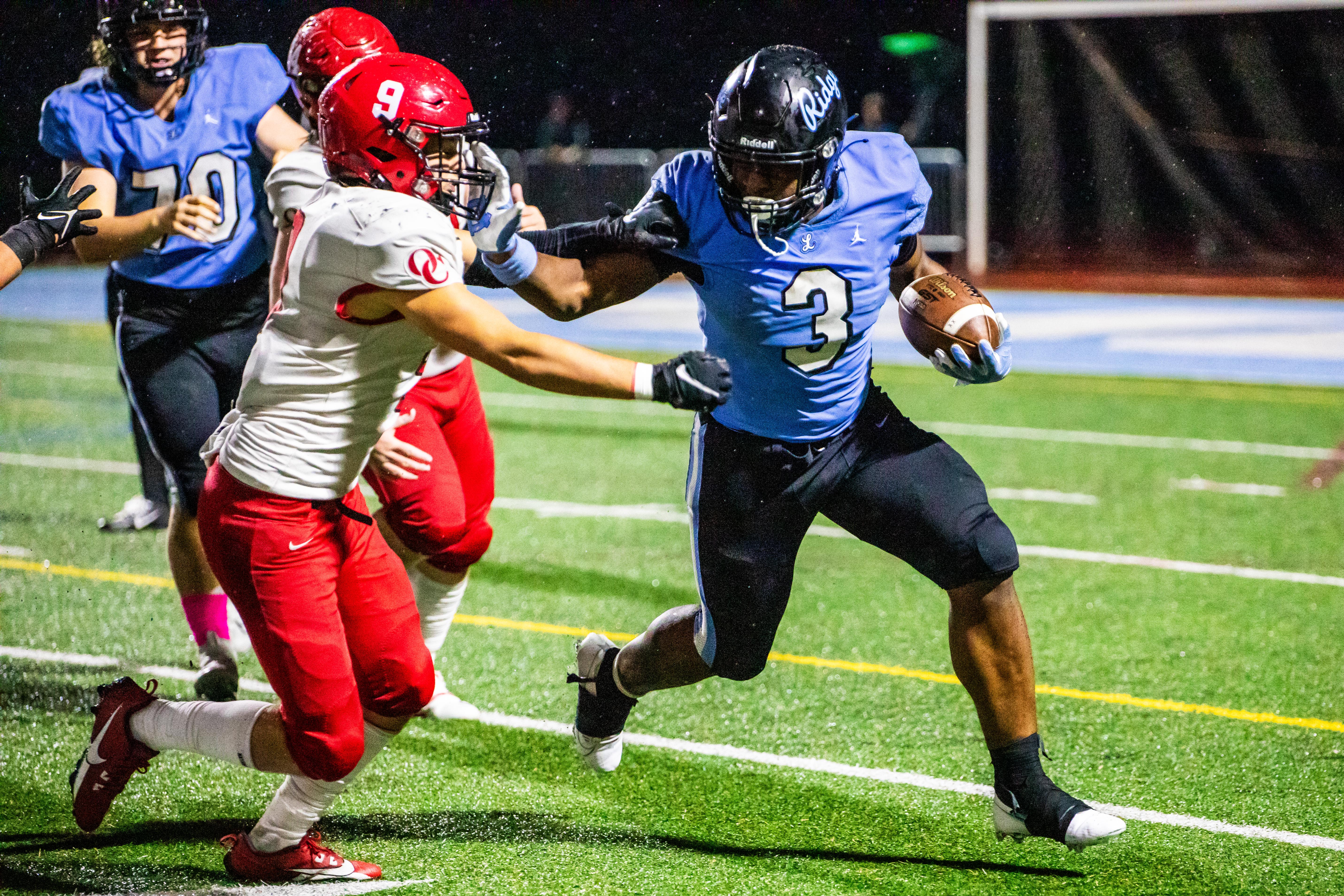 Lake Ridge Pacers Oregon high school football: Lakeridge Pacers vs Oregon City Pioneers ...