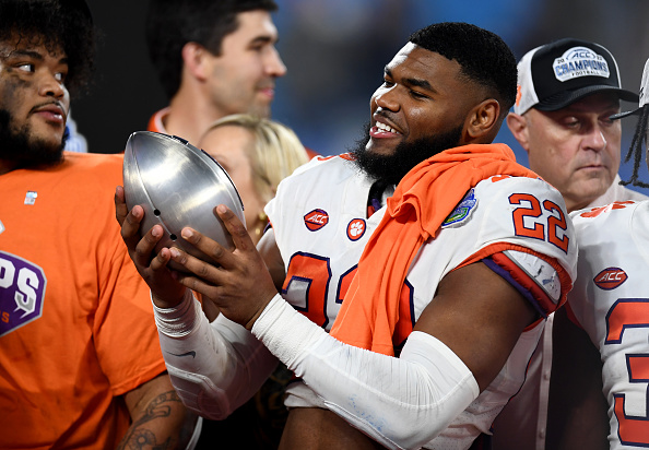 Linebacker Trenton Simpson of Clemson participates in a drill during  News Photo - Getty Images