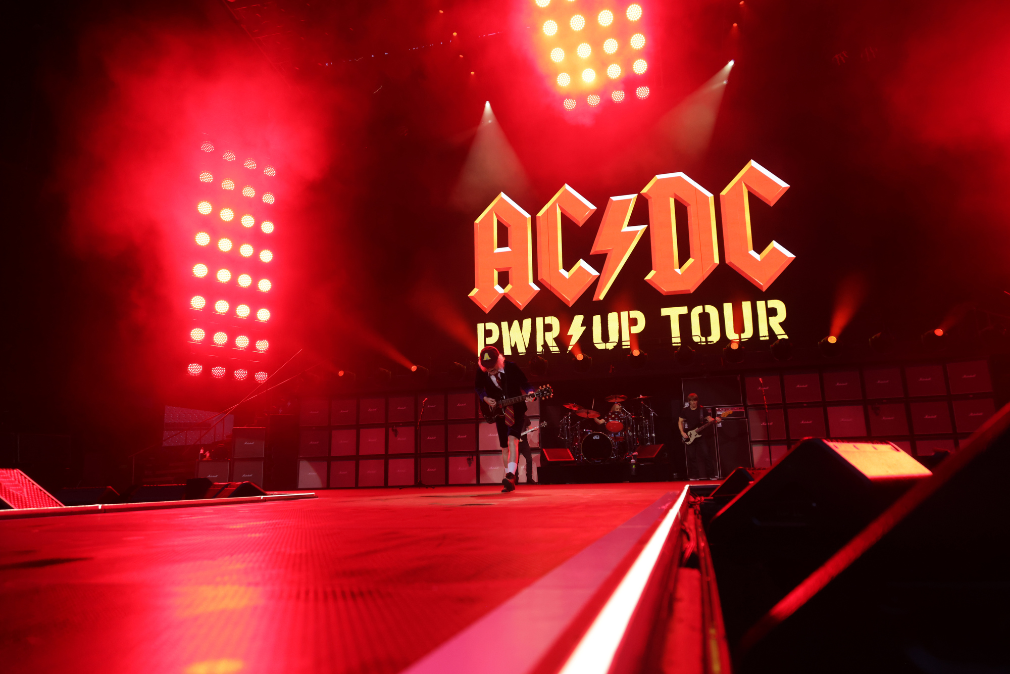 AC/DC closes out US Power Up 2025 tour in Cleveland - cleveland.com