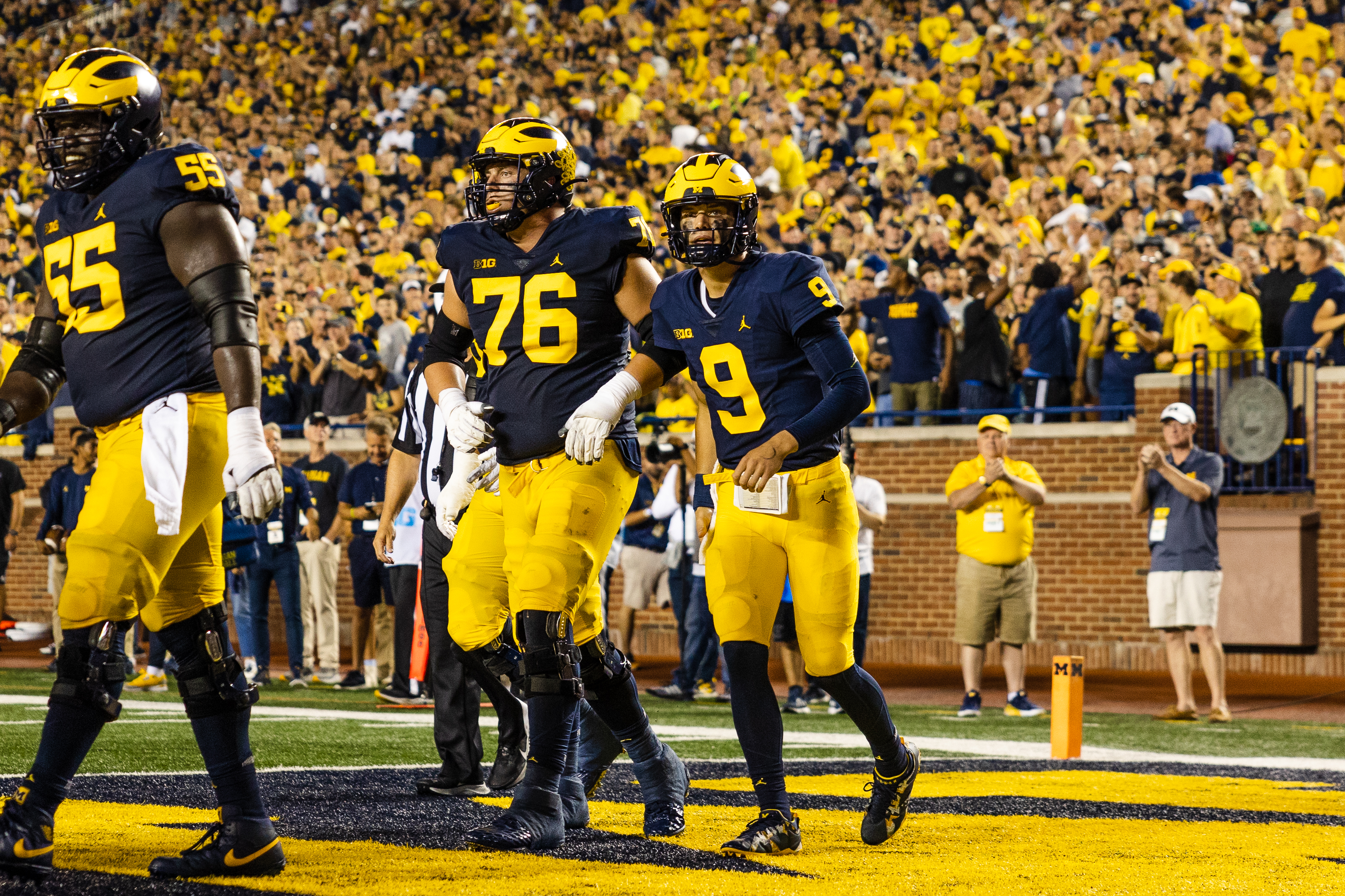 Michigan Reacts Survey: Will J.J. McCarthy break Michigan's passing TD  record? - Maize n Brew