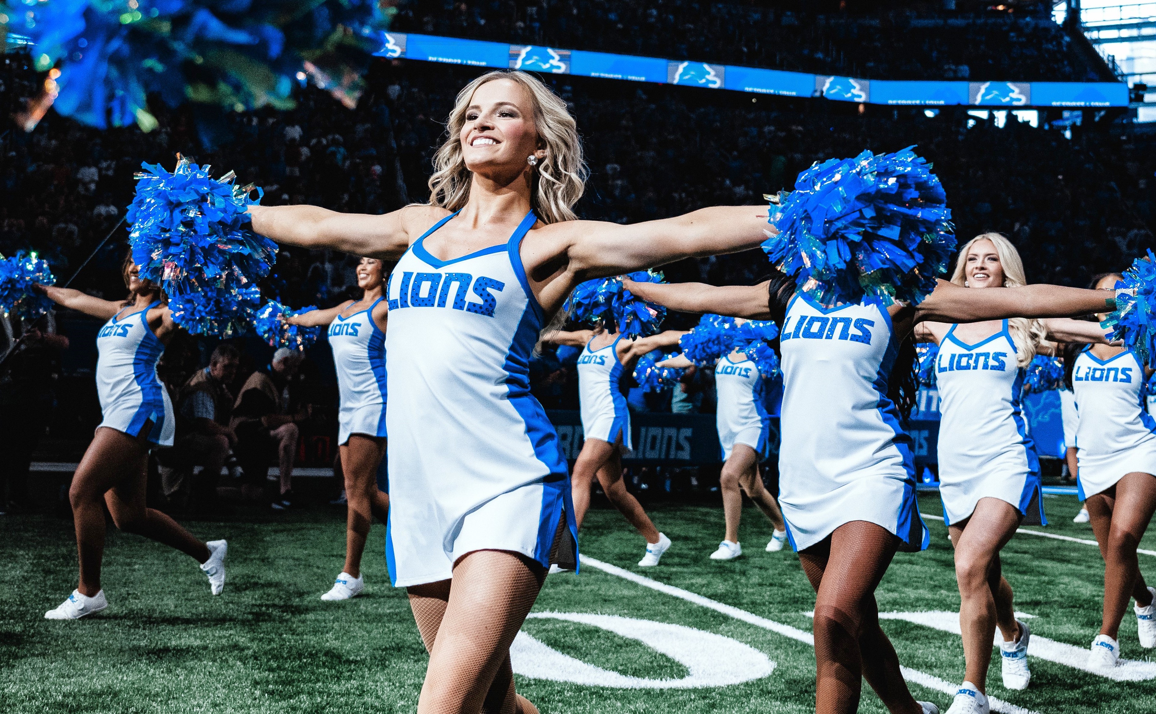 detroit lions cheerleader uniform