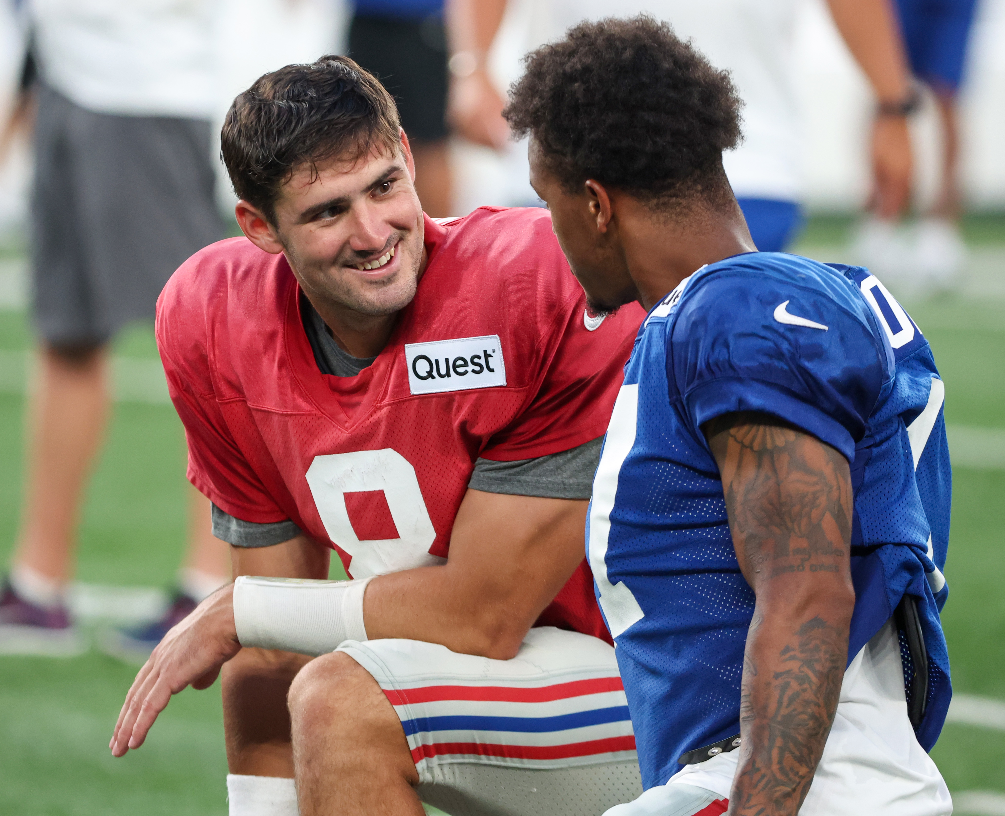 Giants' offense, Daniel Jones sputter in scrimmage, with few