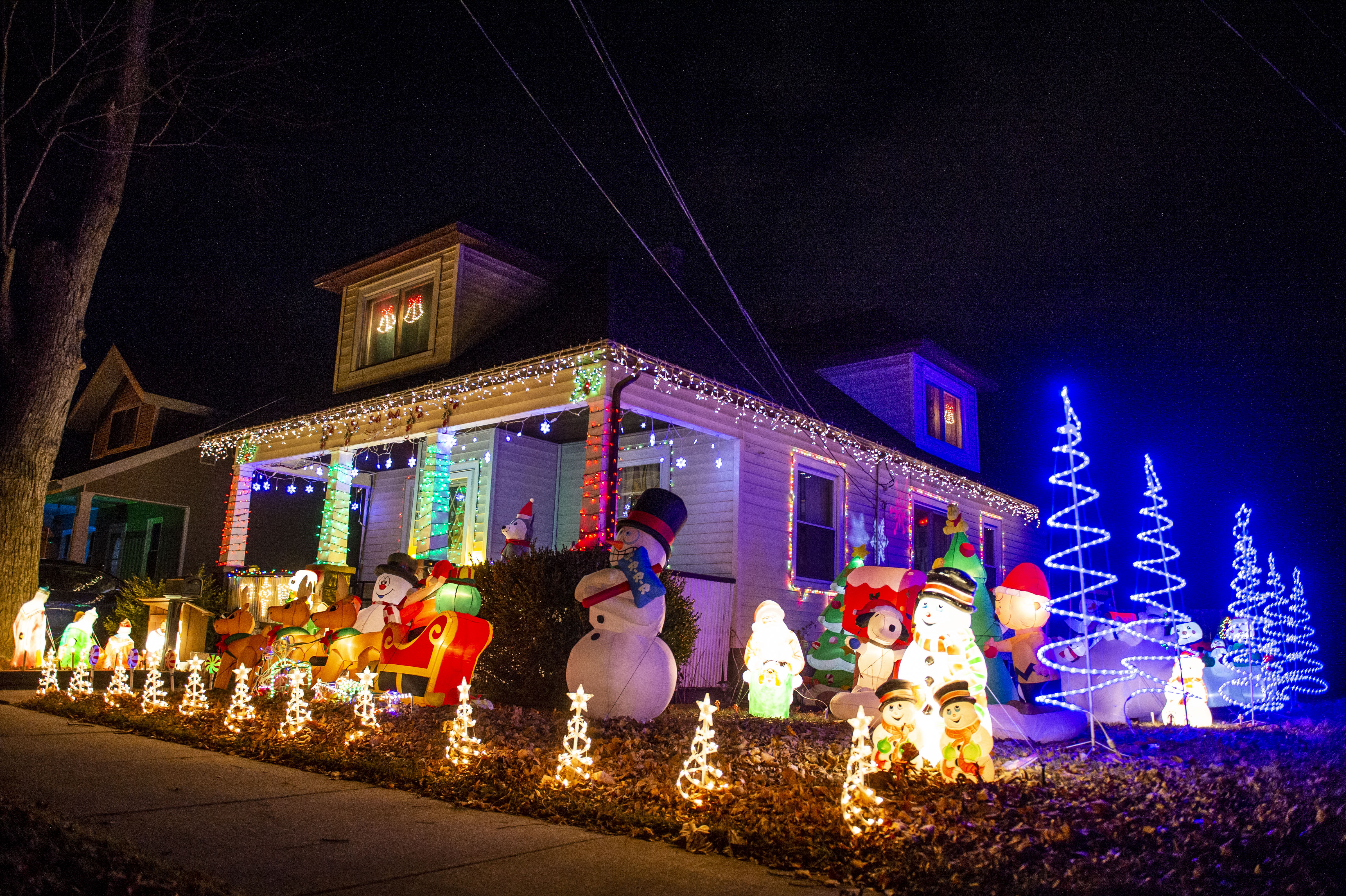 Dewitt Mi Christmas Light Contest 2022 See The Winners Of Bay City's 2021 Holiday Lighting Contest - Mlive.com