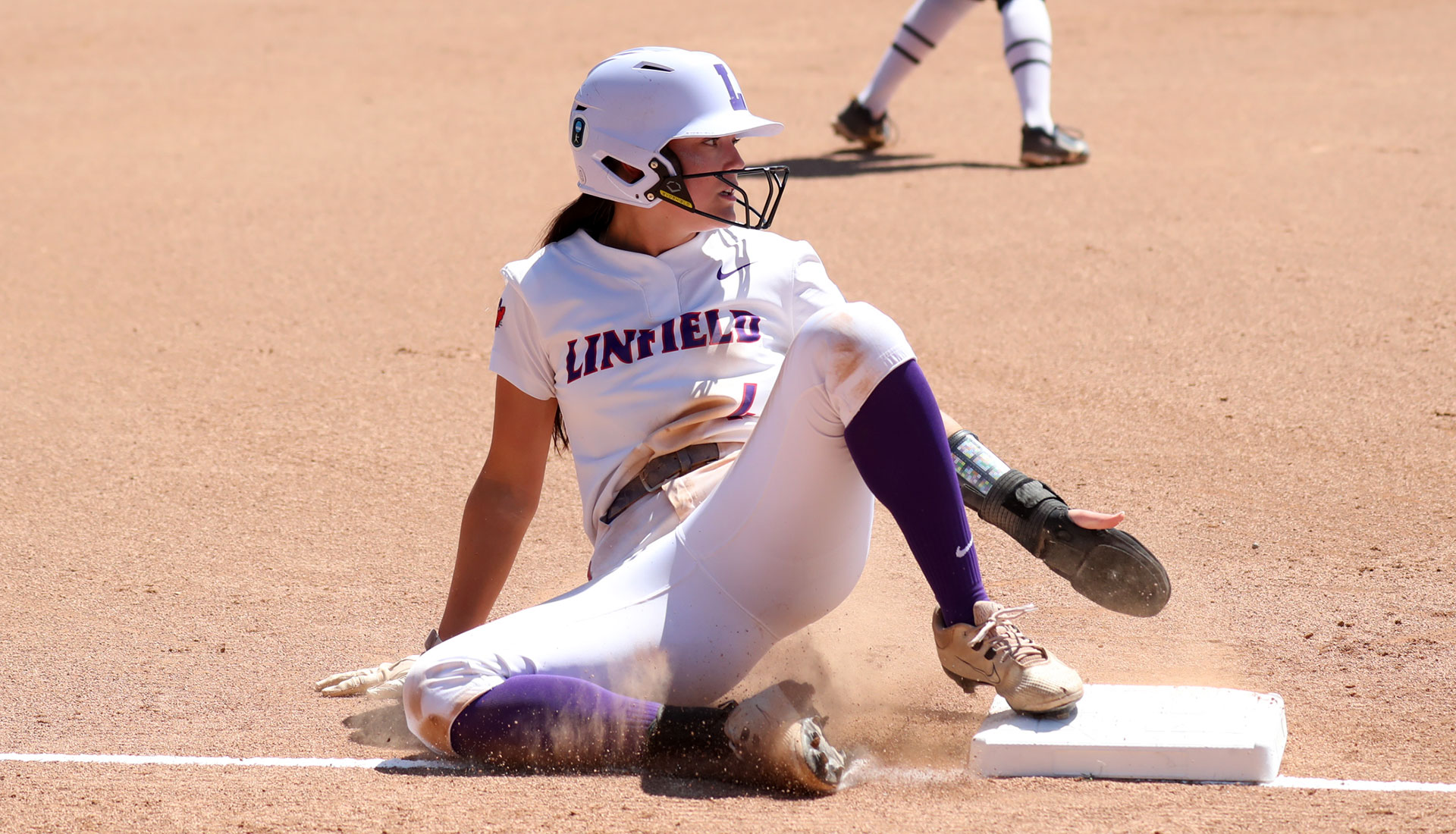 Linfield softball on doorstep of NCAA tournament after run-rule