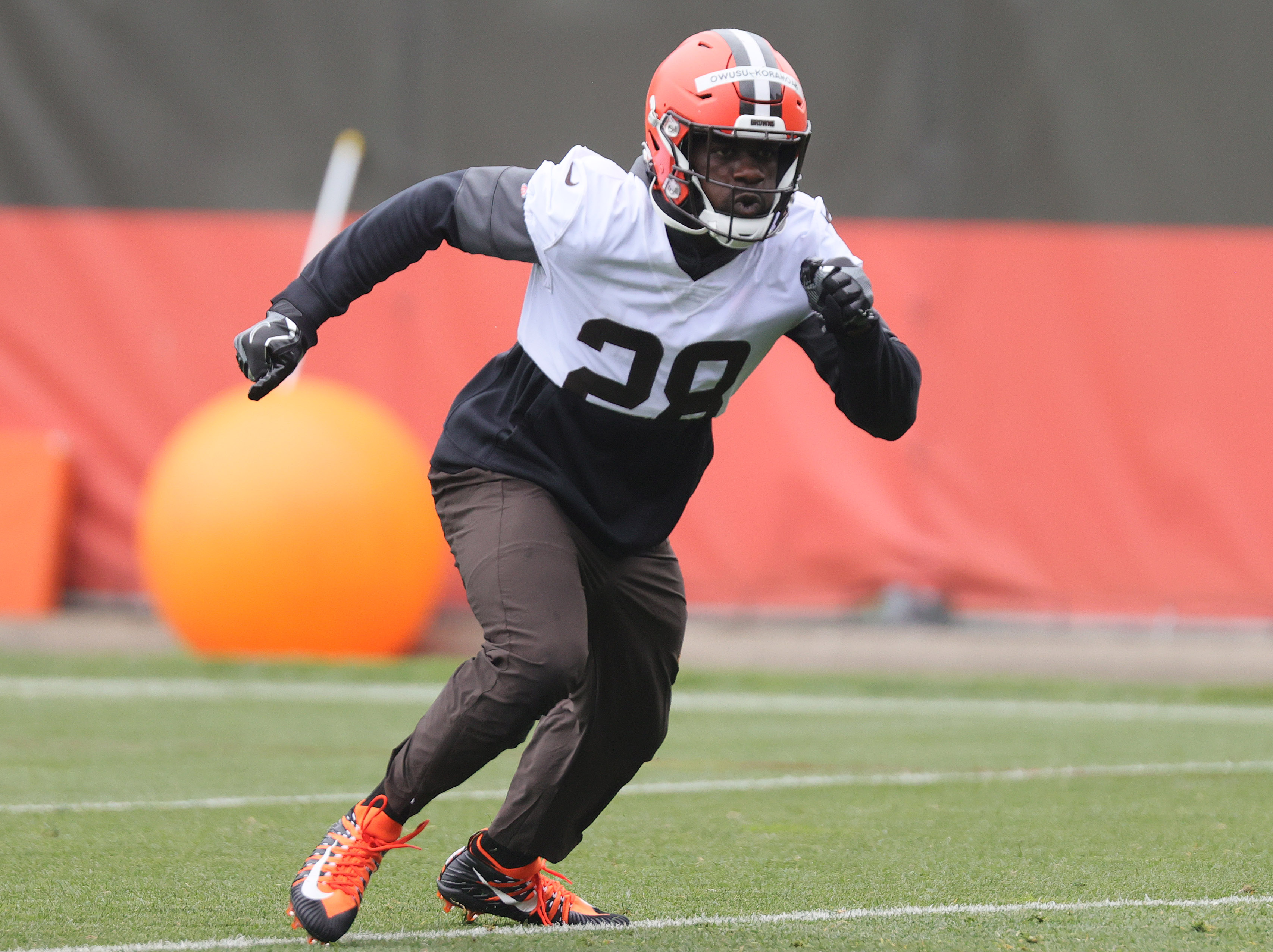 Myles Garrett posts 'tell Stefanski we on the way' as some Browns veterans  gear up for OTAs this week: Browns Insider 