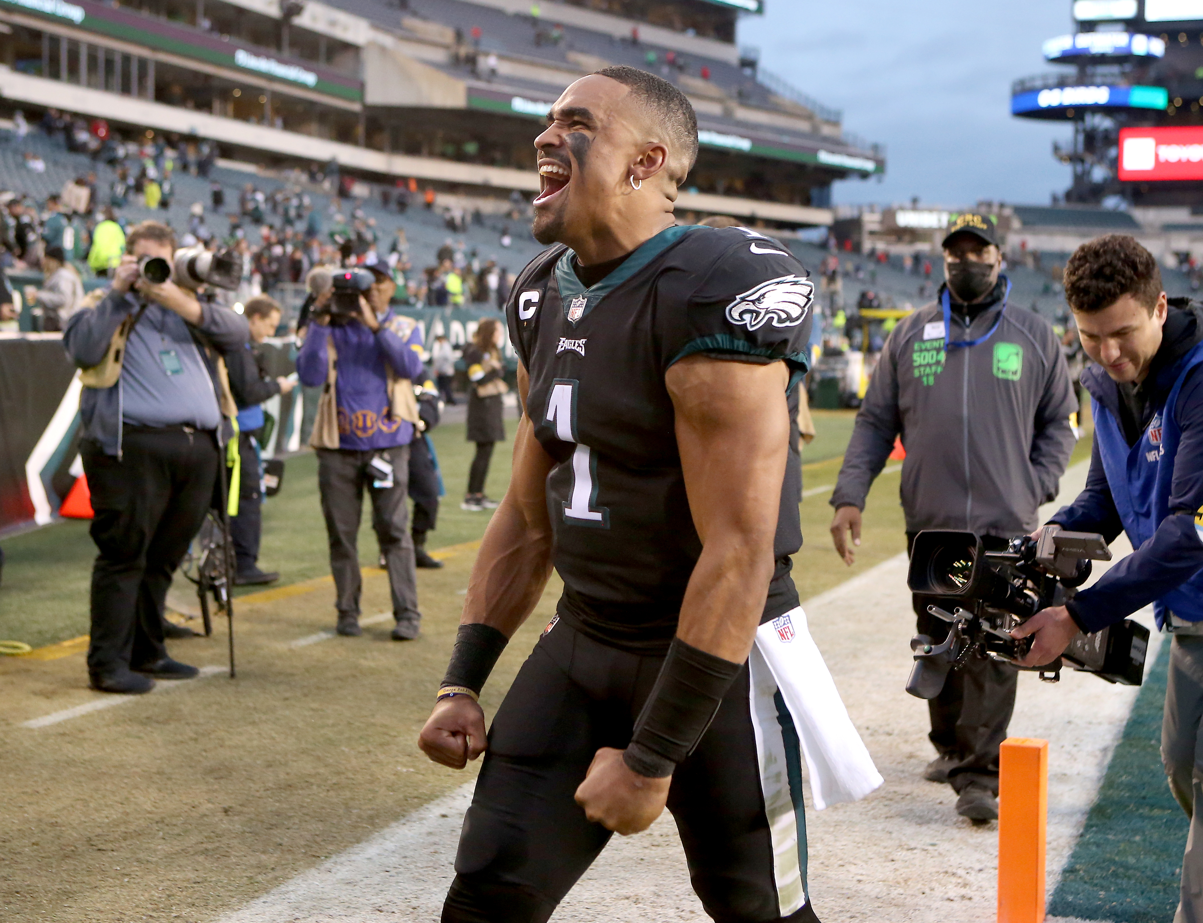 Game Report: Philadelphia Eagles Beat New Orleans Saints 40-29