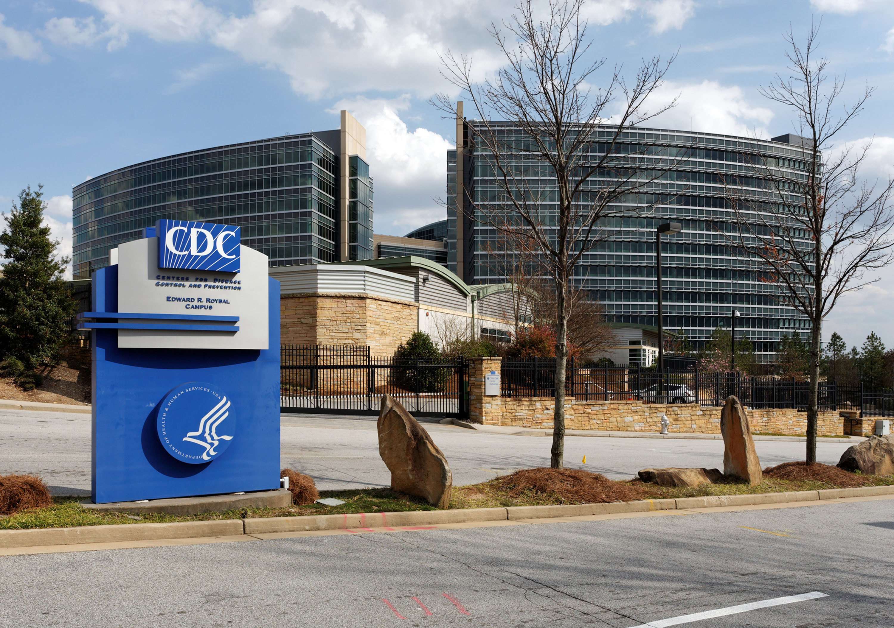 Центр контроля заболеваний. CDC Атланта США. Центры по контролю и профилактике заболеваний США. CDC США здание Джорджия. Центр по контролю и профилактике болезней (CDC).