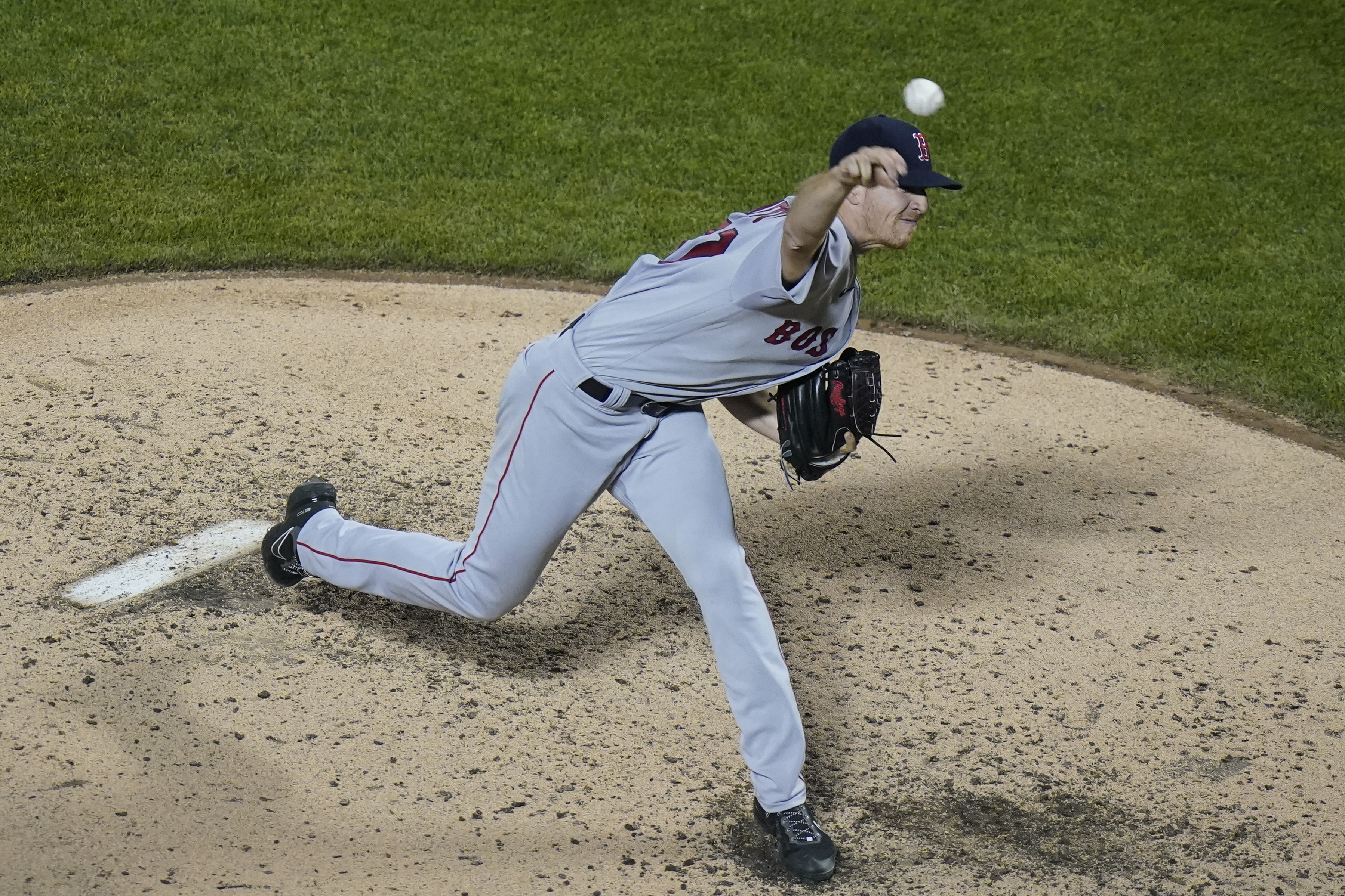 Mets' deGrom dominant in 1-0 win against Phillies