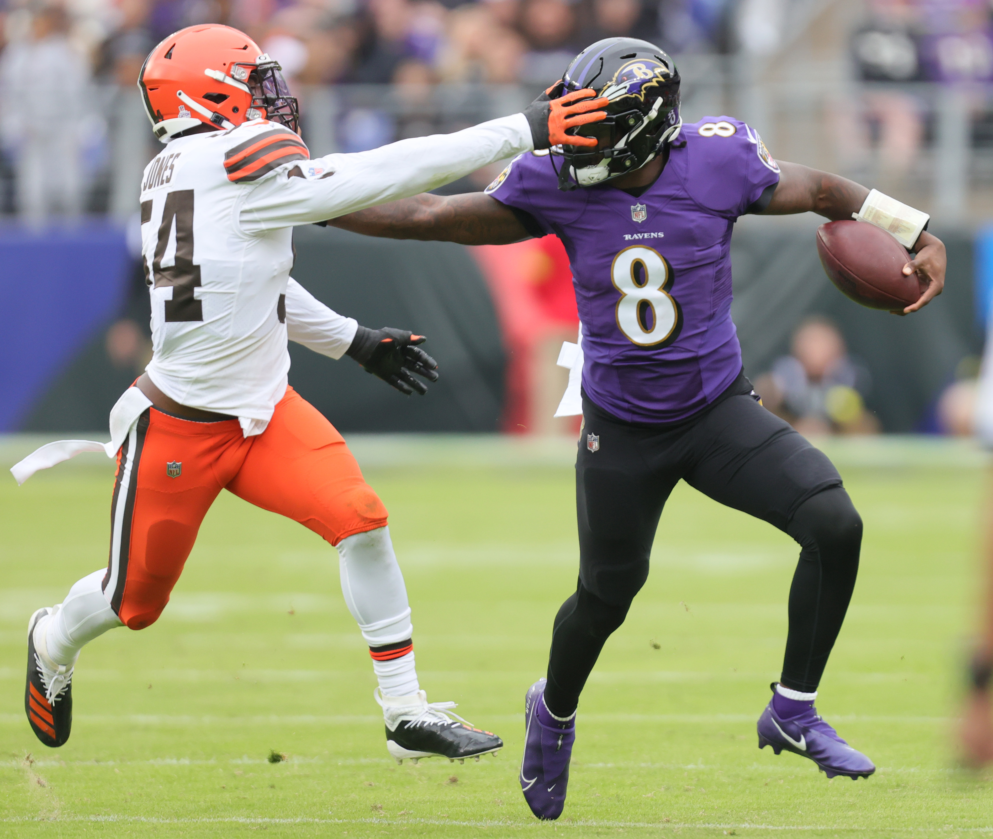 NFL Fans Criticize Lamar Jackson, Defend C.J. Stroud as Ravens