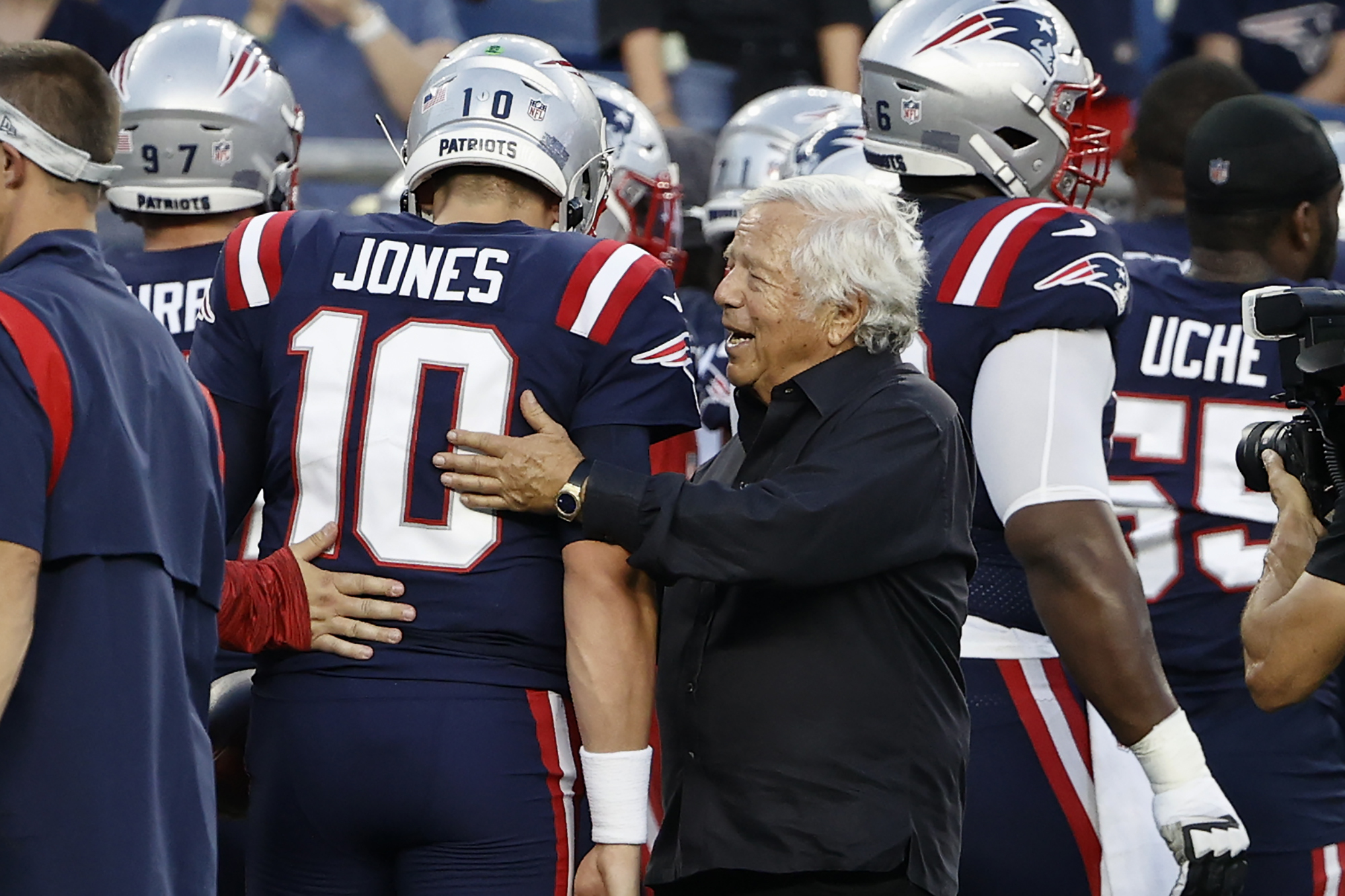 Mac Jones has already earned the respect of the Patriots' veterans - Pats  Pulpit