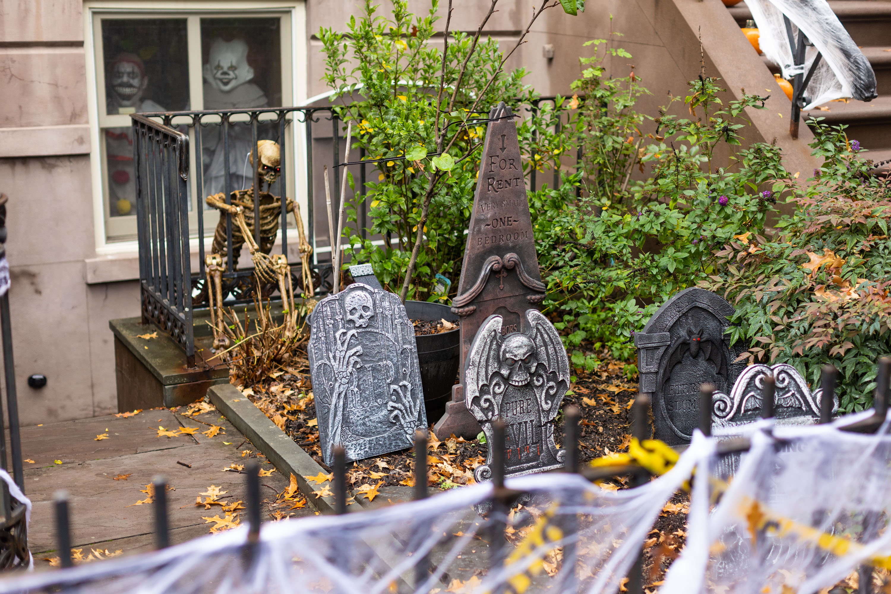 Halloween-decorated homes in Jersey City - nj.com, image size:3000x2000
