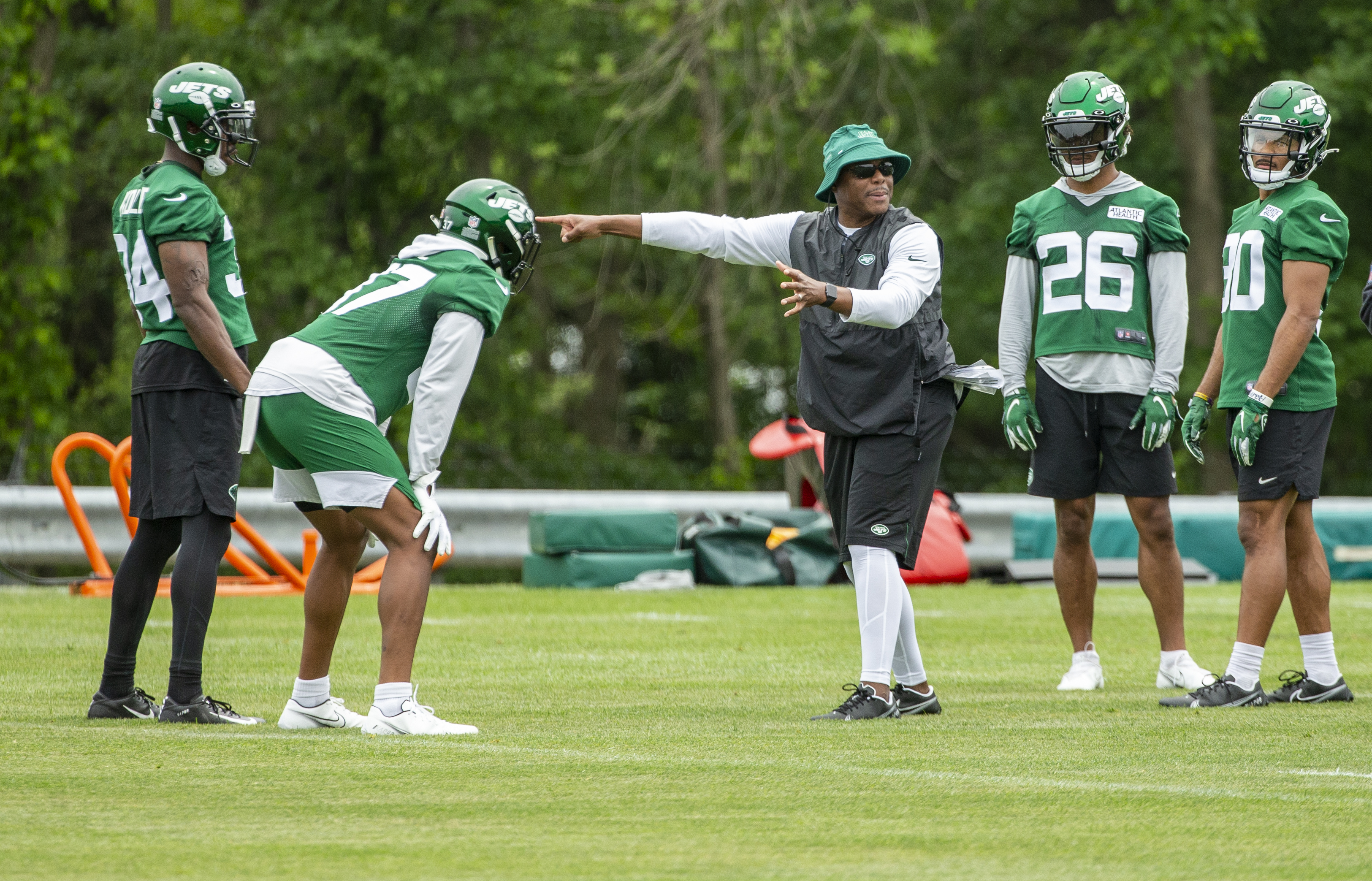 Watch: Jets-Bucs scuffle during practice, sending assistant coach