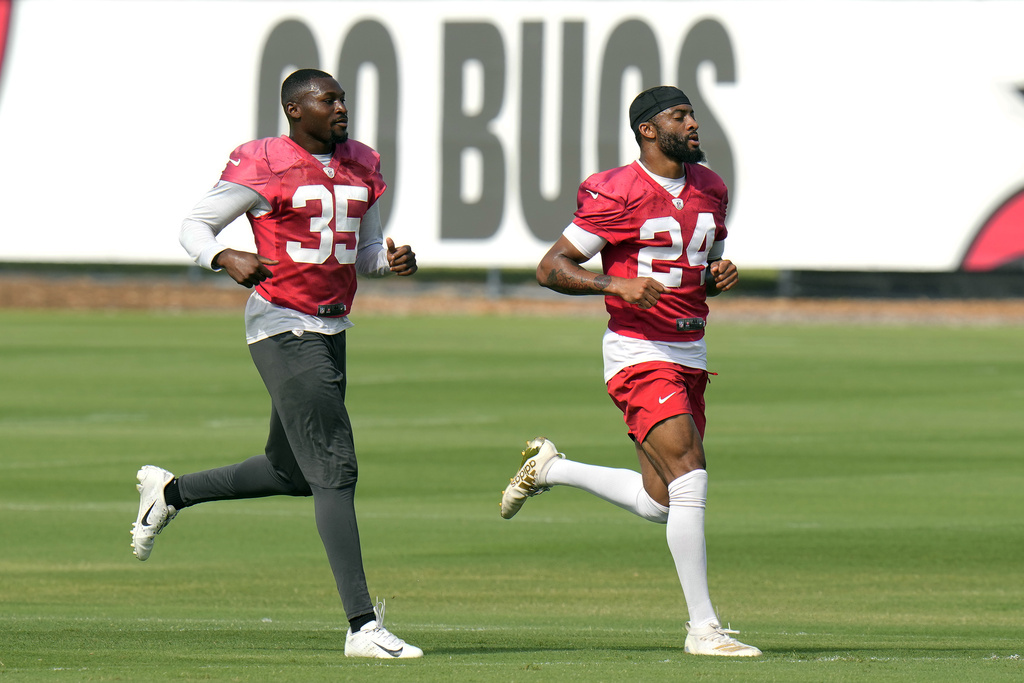 Photos of Bucs from Pro Bowl Practice