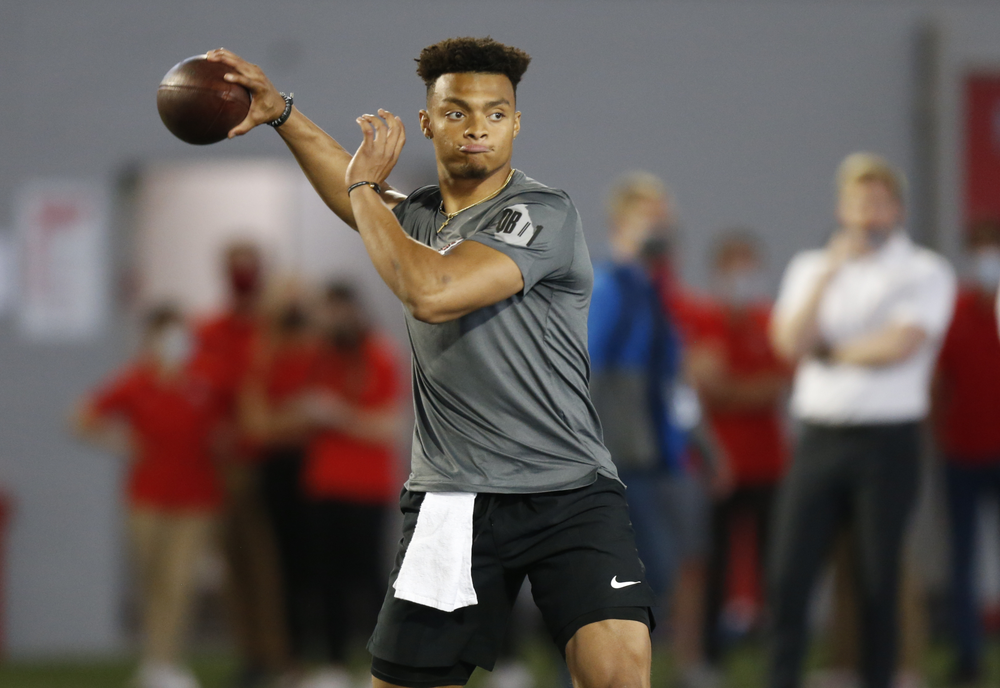 Justin Fields and the Chicago Bears control the 2023 NFL Draft: Doug  Lesmerises 