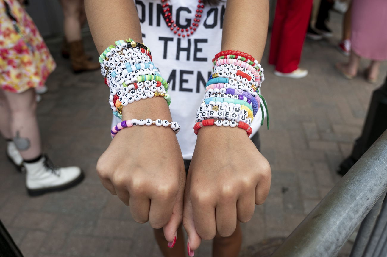 Friendship bracelets, Tay-gating: Inside Taylor Swift fans' plans ahead of  her closest concert to DC - WTOP News