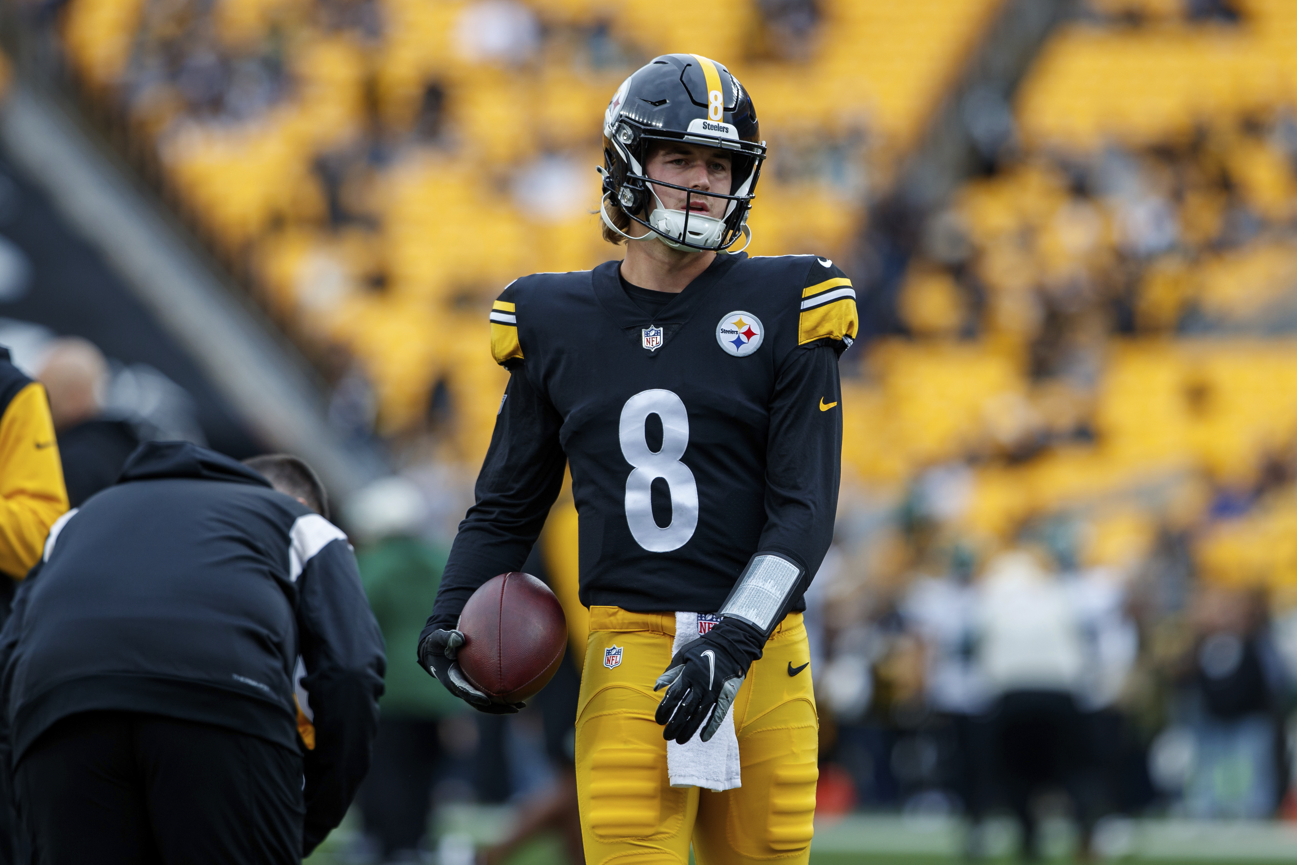 N.J.'s Kenny Pickett, new Steelers QB, takes out full-page ad 