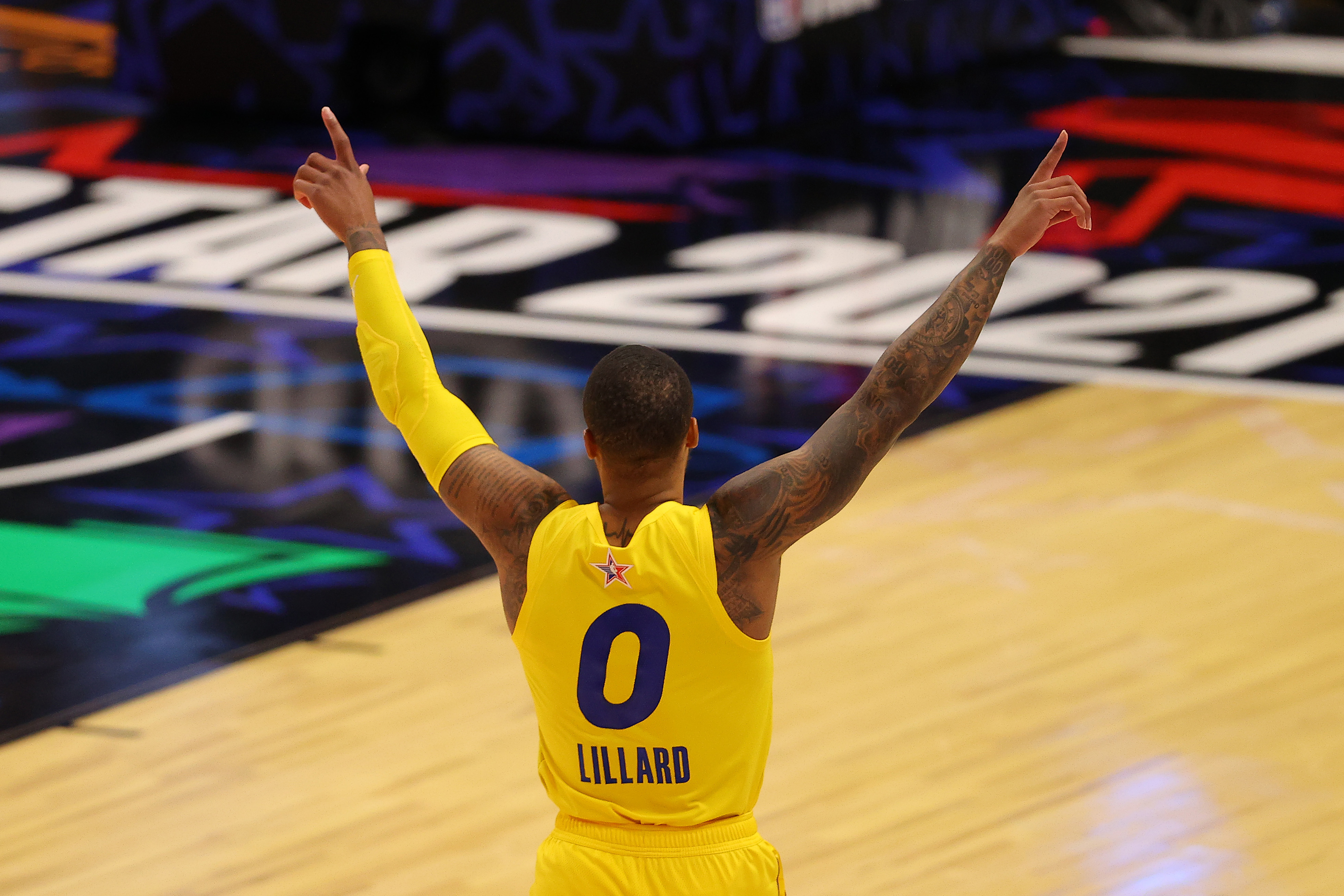Nba All Star Game Damian Lillard Scores 32 Points Wows With Halfcourt Bombs As Dame Time Moves To Primetime Oregonlive Com