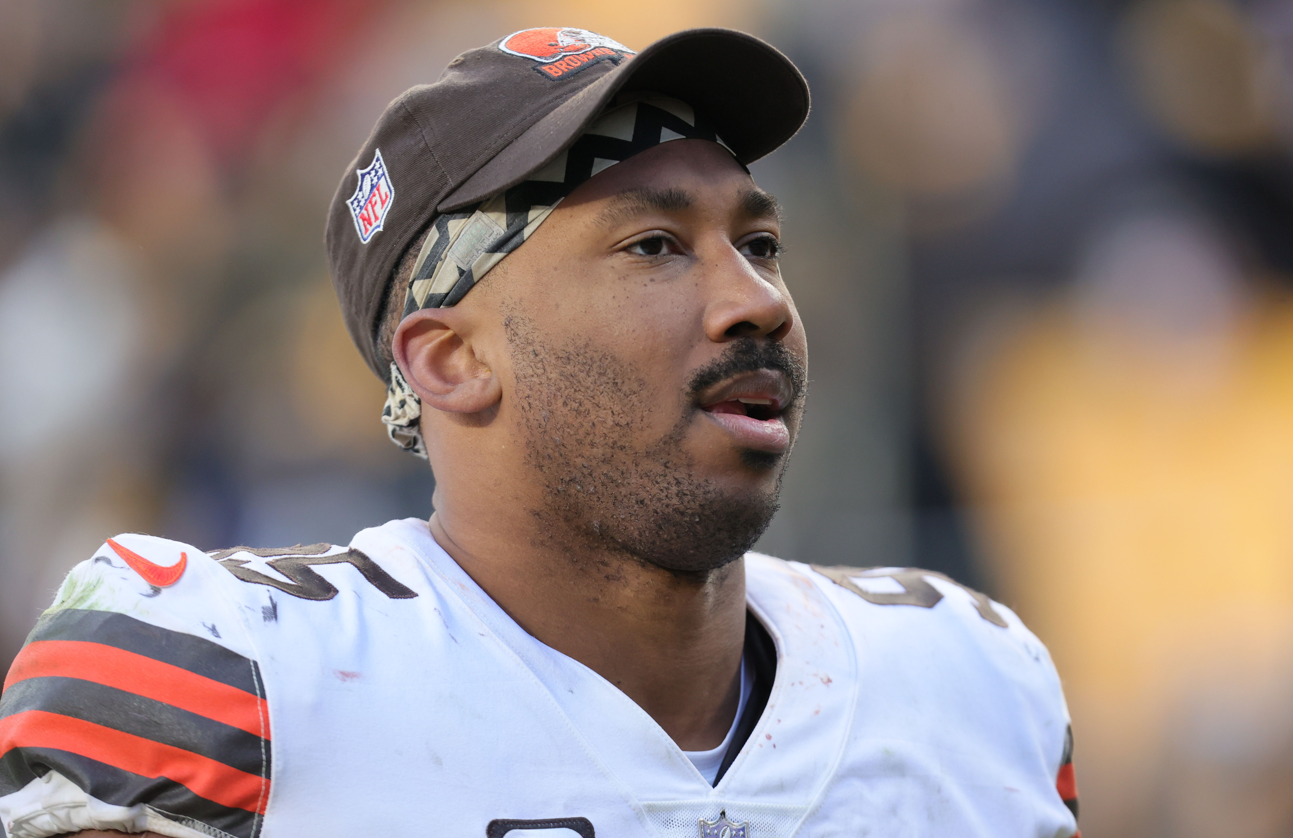 Cleveland Browns defensive end Myles Garrett, 2022-2023 season - cleveland .com