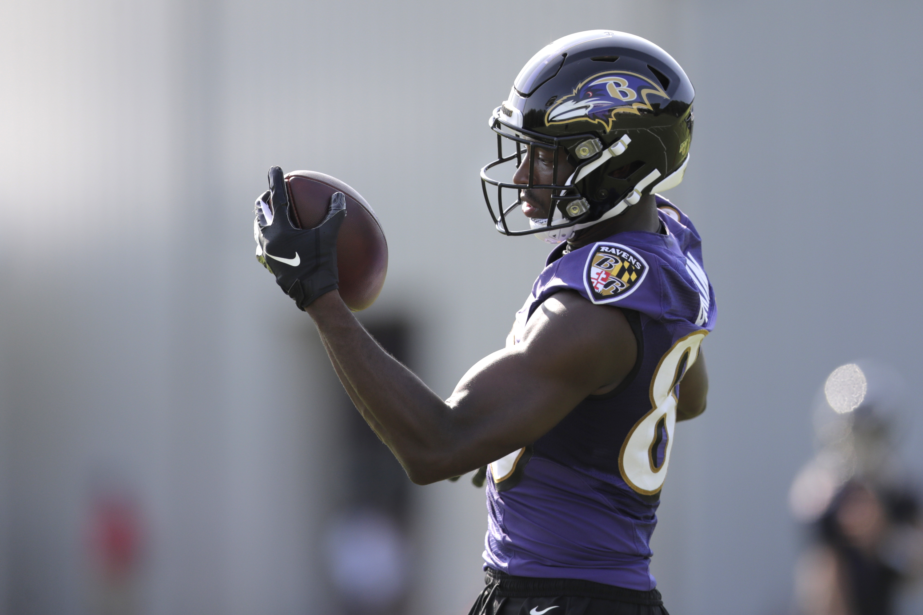 Ravens WR Marquise Brown sporting larger frame, more speed