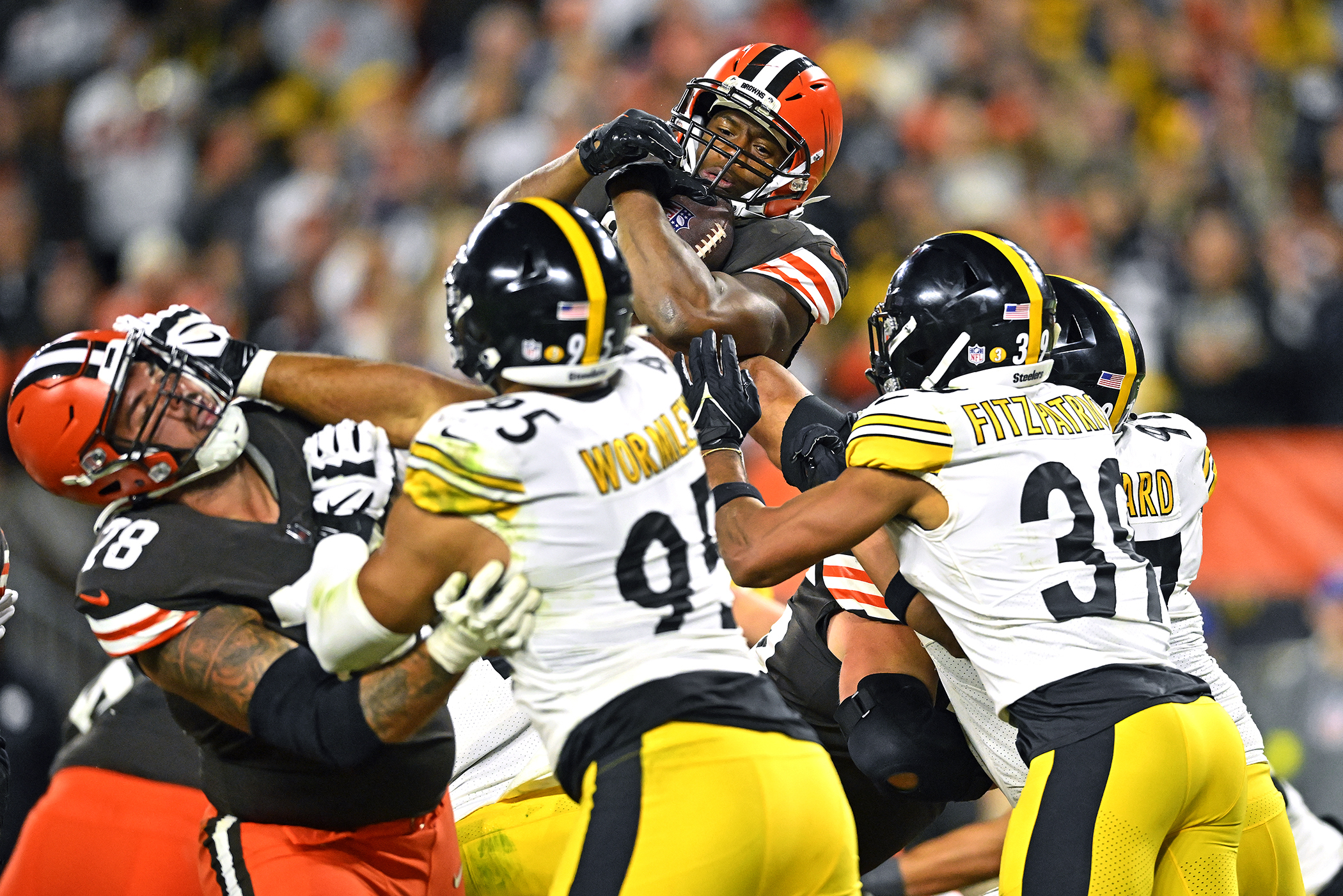 NFL: Jacoby Brissett, Browns rebound from collapse, beat Steelers