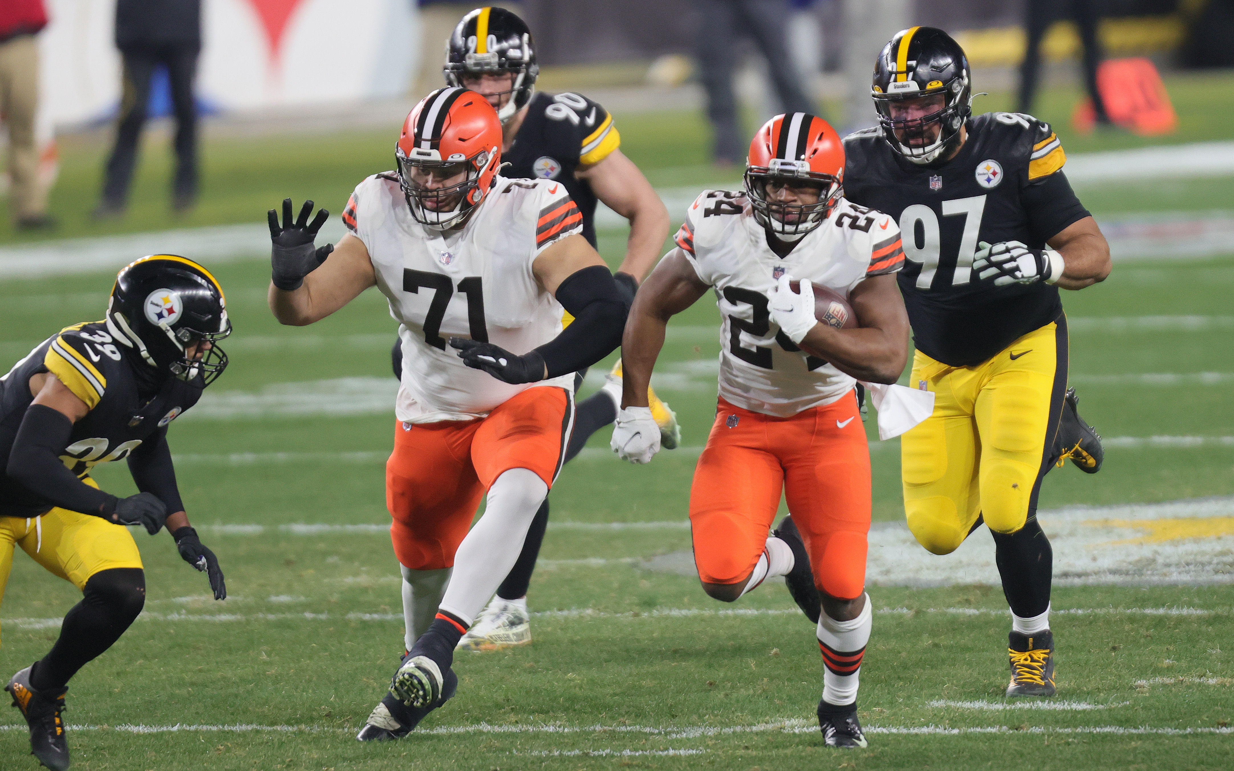 Steelers safety Minkah Fitzpatrick says the hit that injured Browns RB Nick  Chubb wasn't dirty – KGET 17