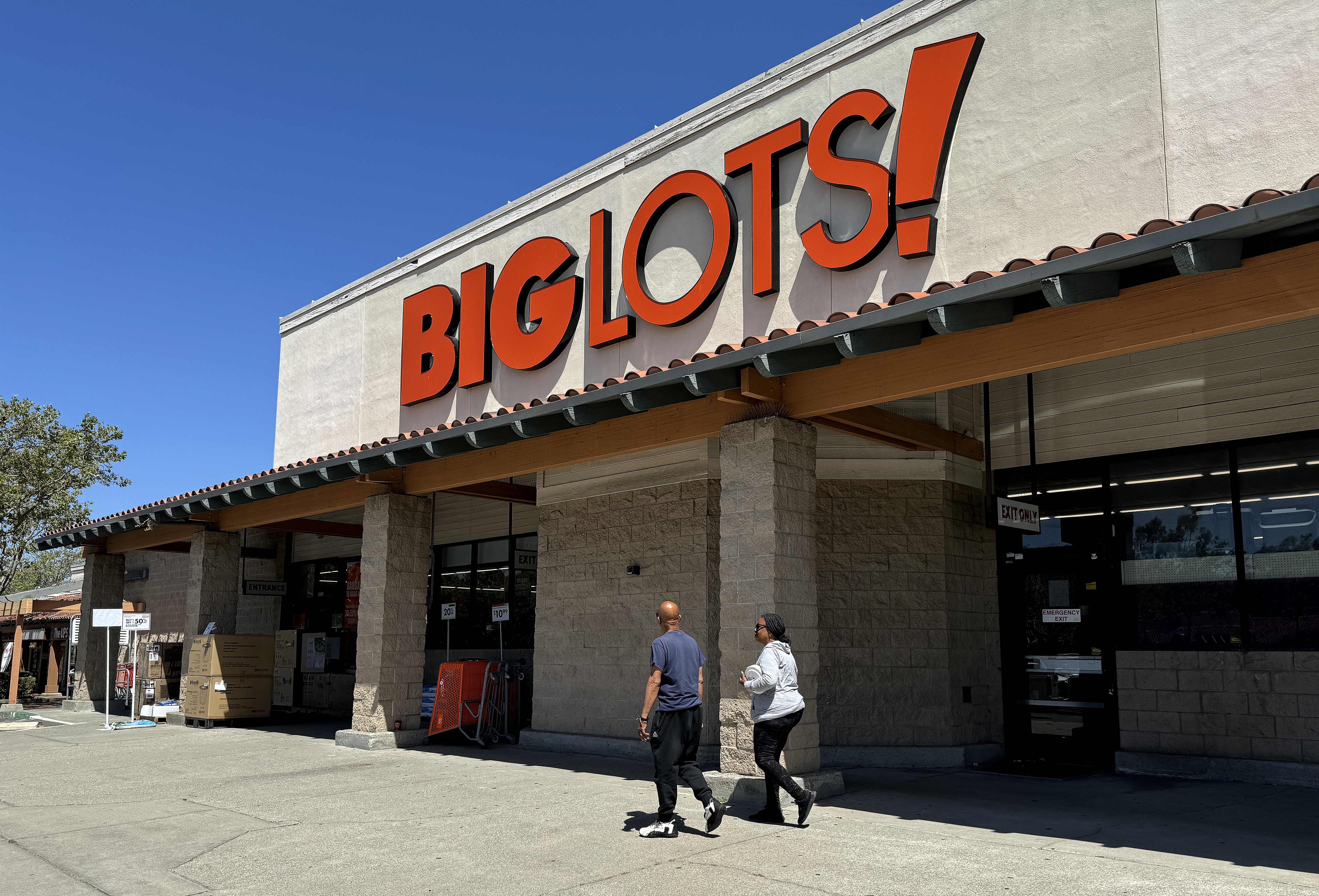 Big Lots is going out of business and holding a major sale before closing  its 908 stores