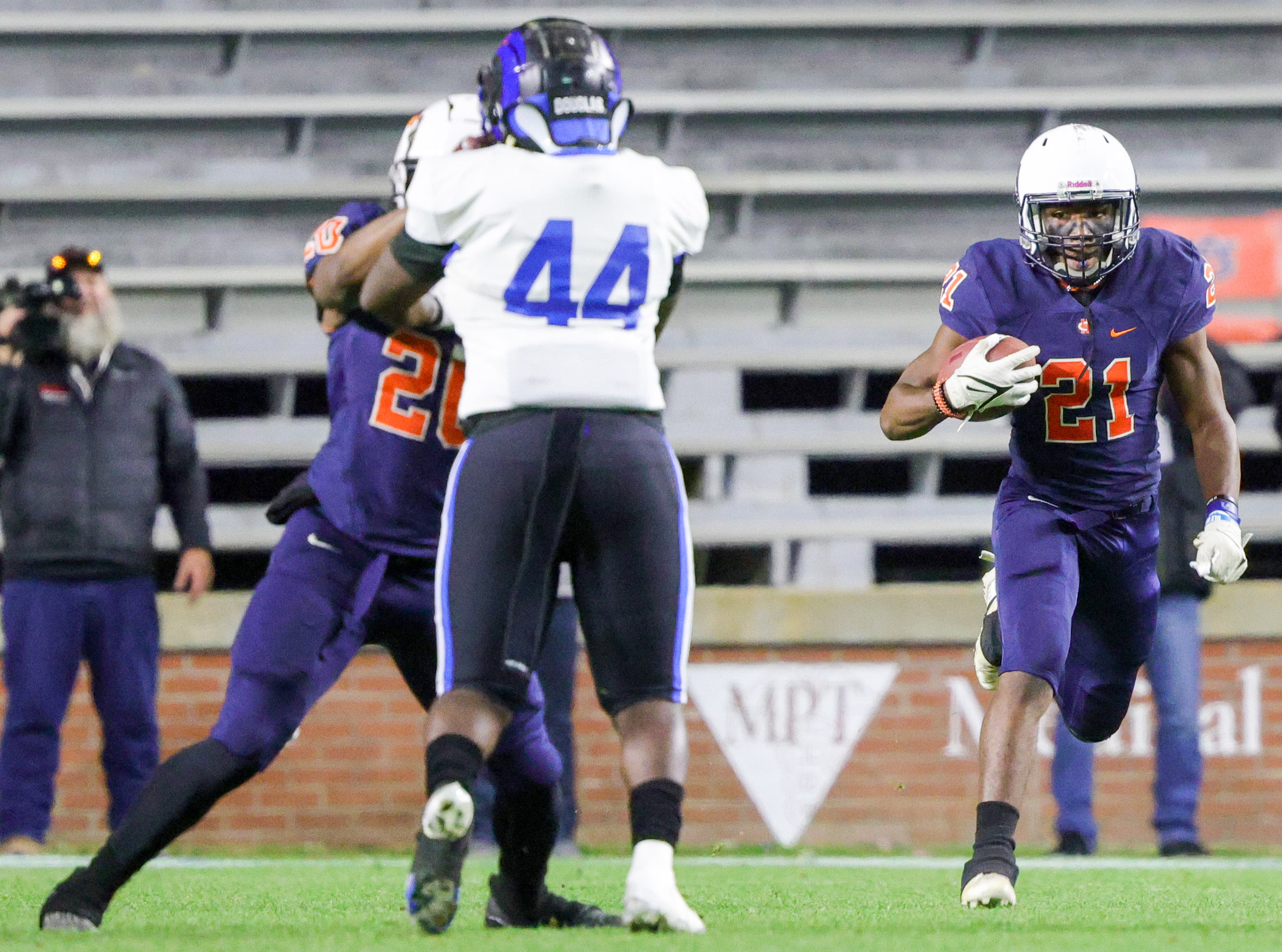 The Ultimate Gridiron Experience The Idaho 5A Football Championship Where Legends Are Made - 4bmtvab