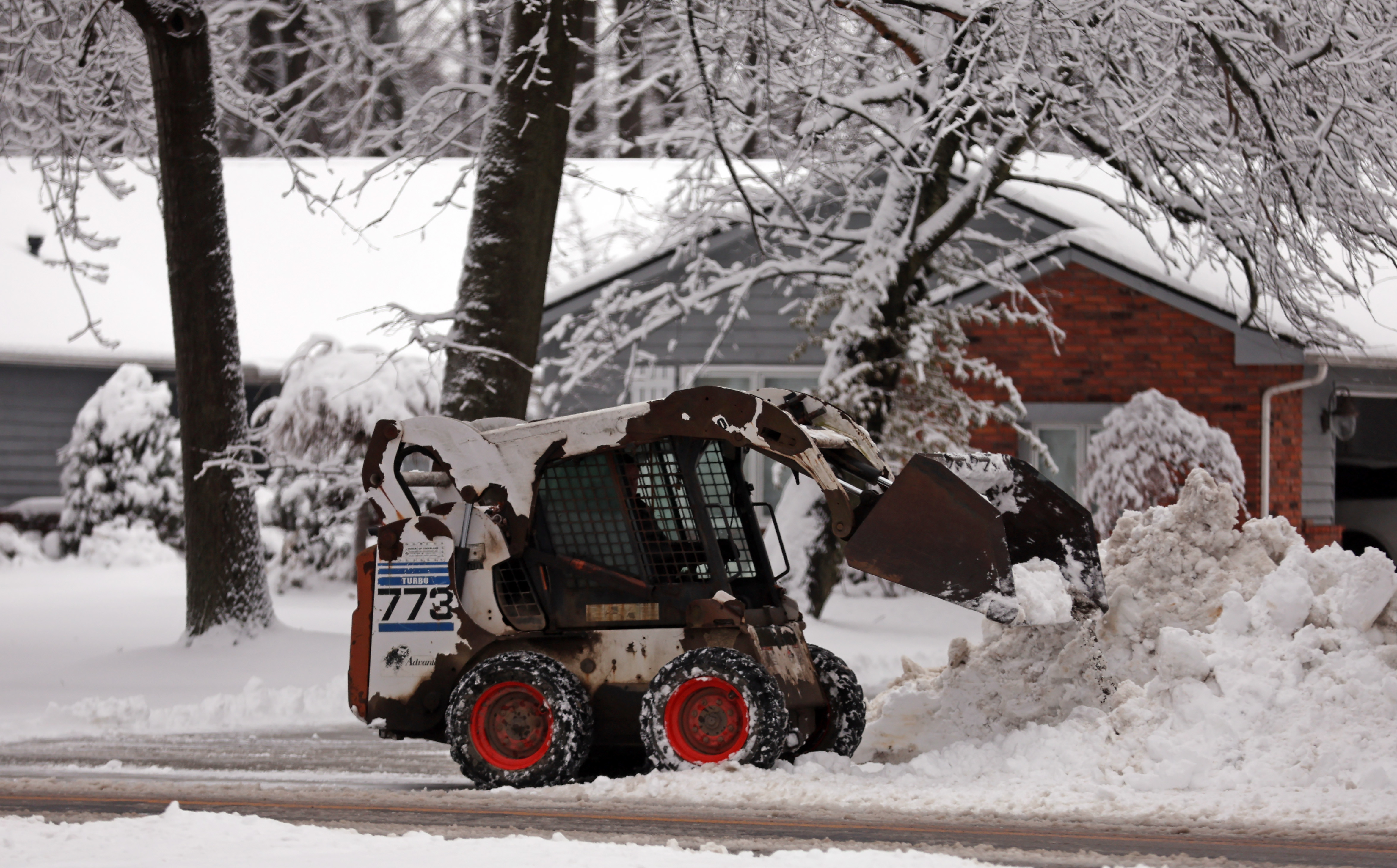 Winter storm drops heavy snow on Northeast Ohio, February 16, 2025 ...