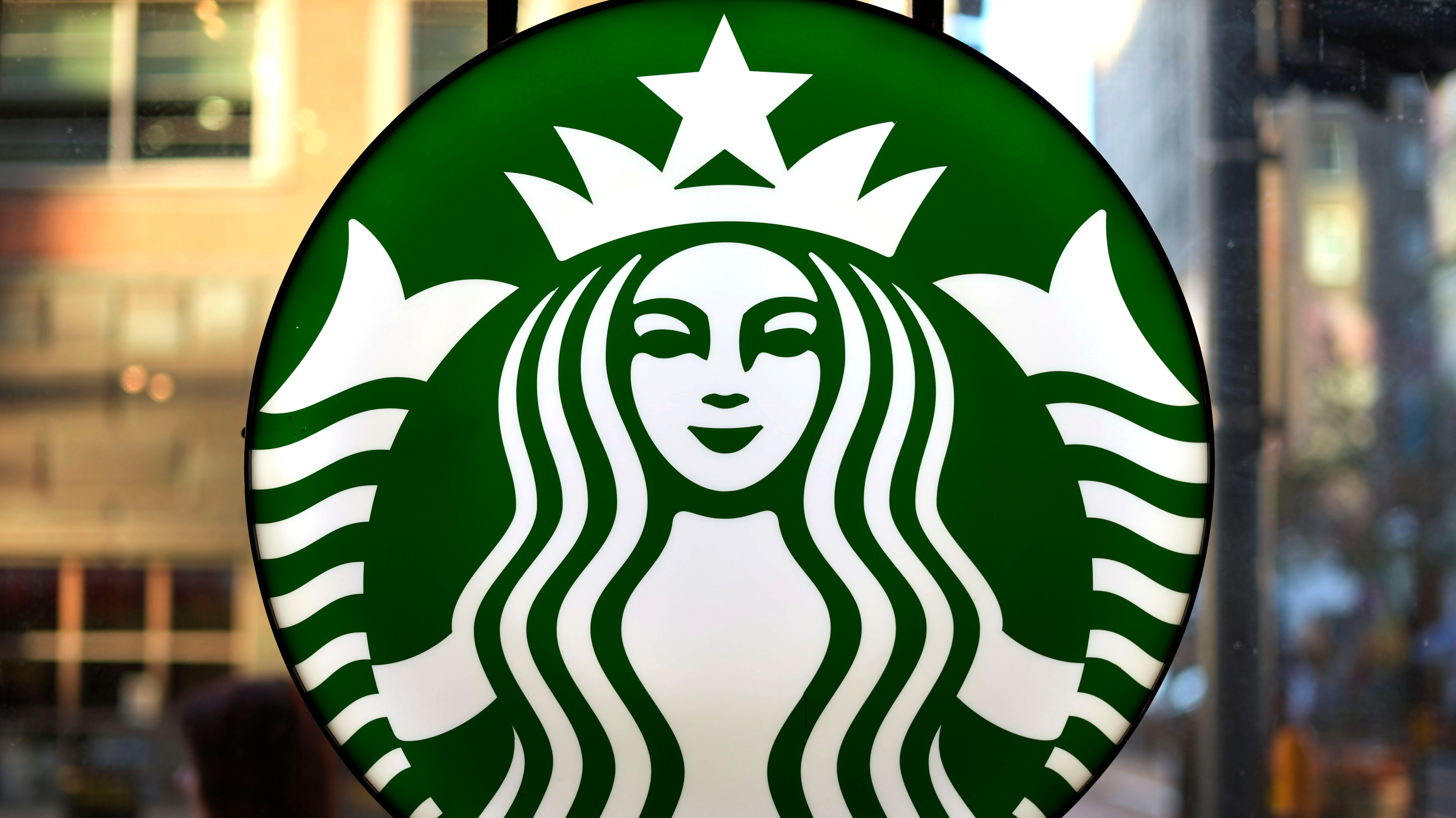 Starbucks Offers Free Veterans Day Coffee