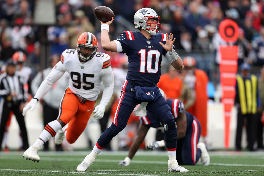 Patriots QB Mac Jones throws first NFL touchdown in season opener