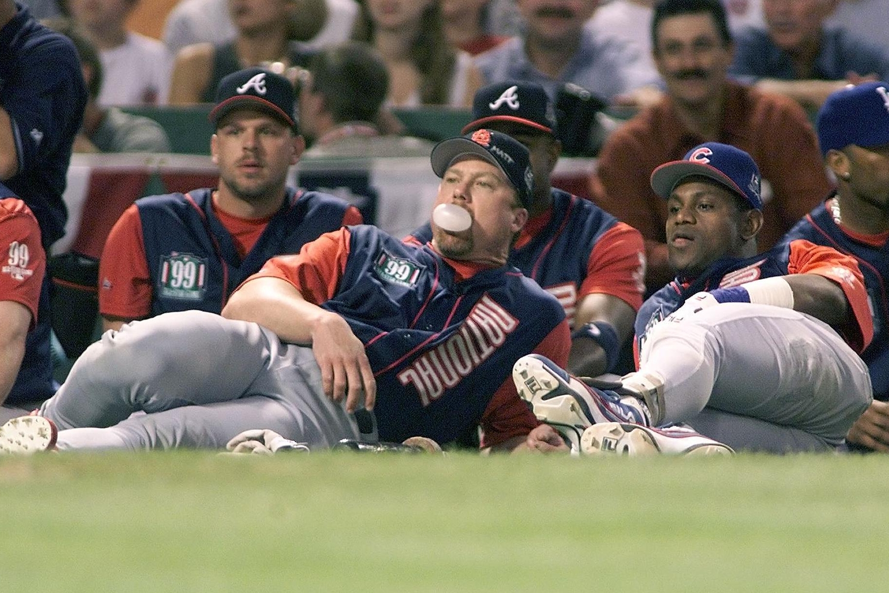 Long Gone Summer' recalls Sammy Sosa-Mark McGwire chase of 1998 - Chicago  Sun-Times