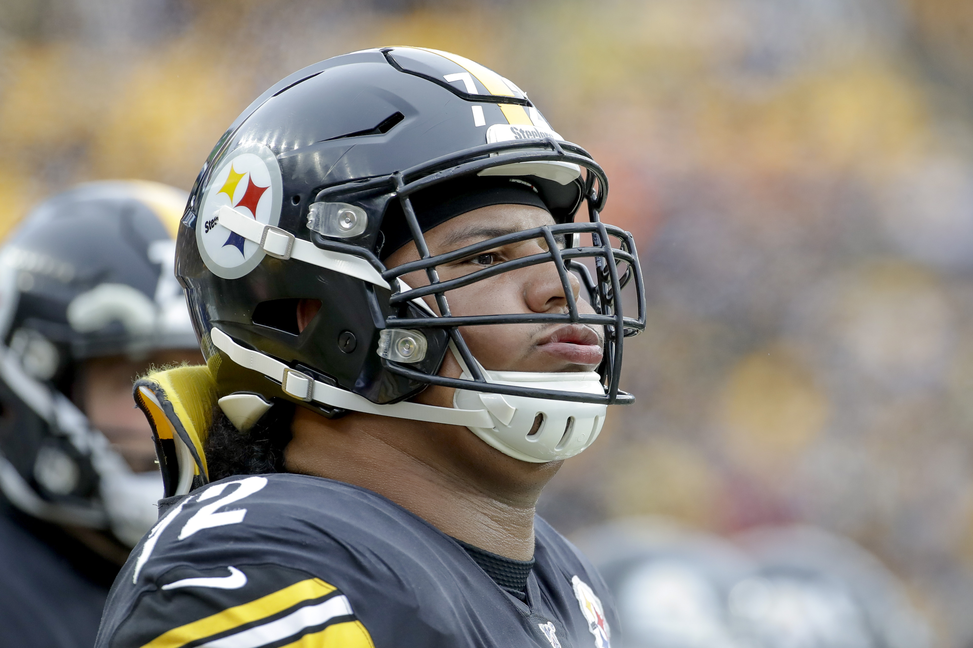 How many starting offensive linemen do the Steelers still need?