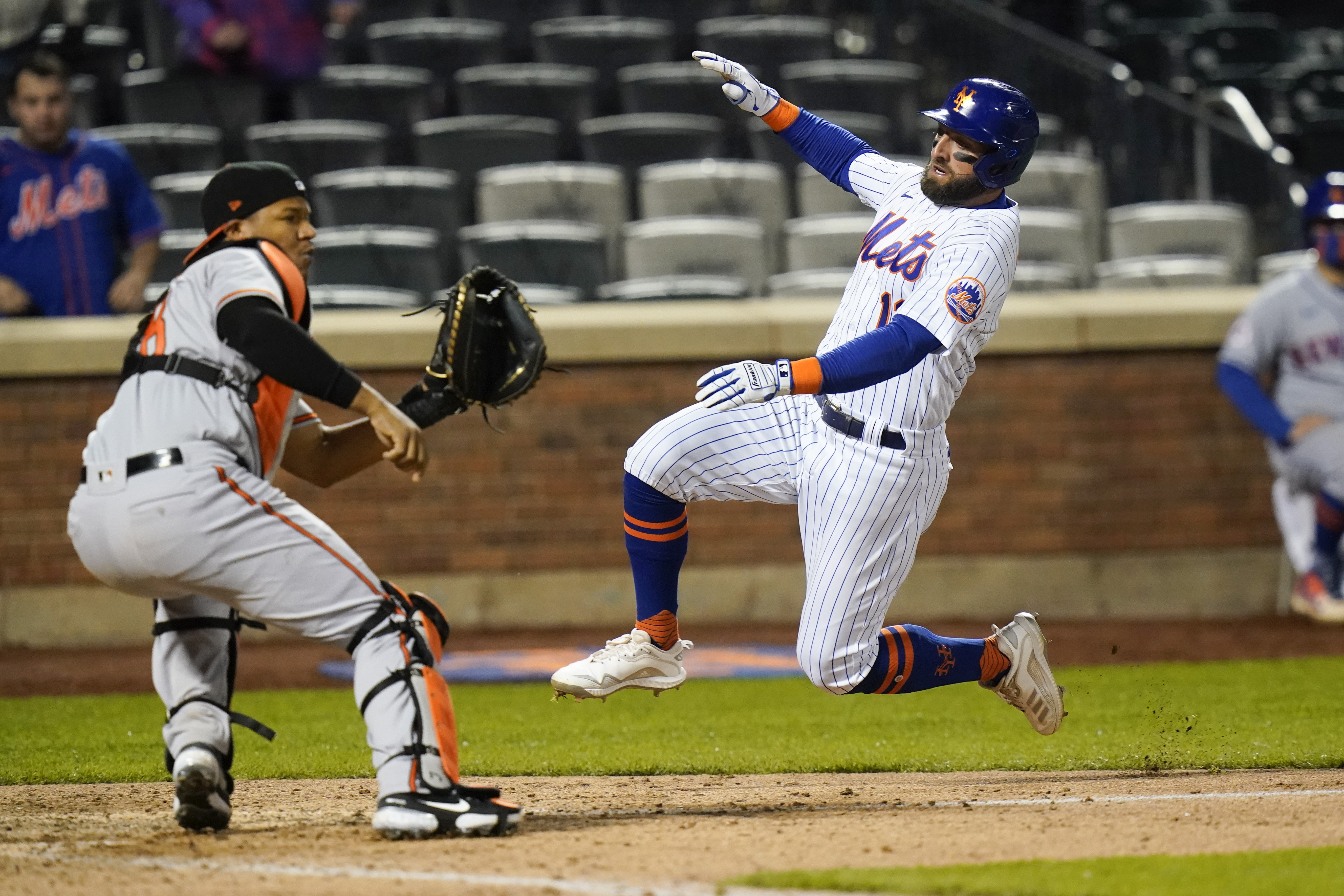 Mets score twice in the 9th for 3-2 walk-off win over Orioles, stretching  winning streak to 6 games 