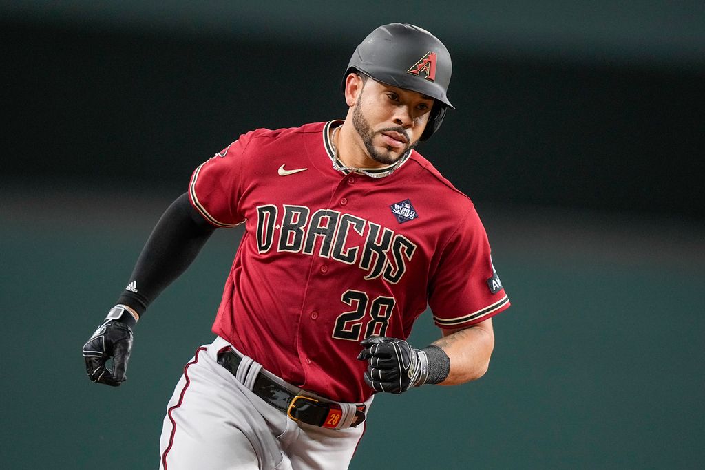 Adolis García's walk-off home run in 11th sends Rangers past