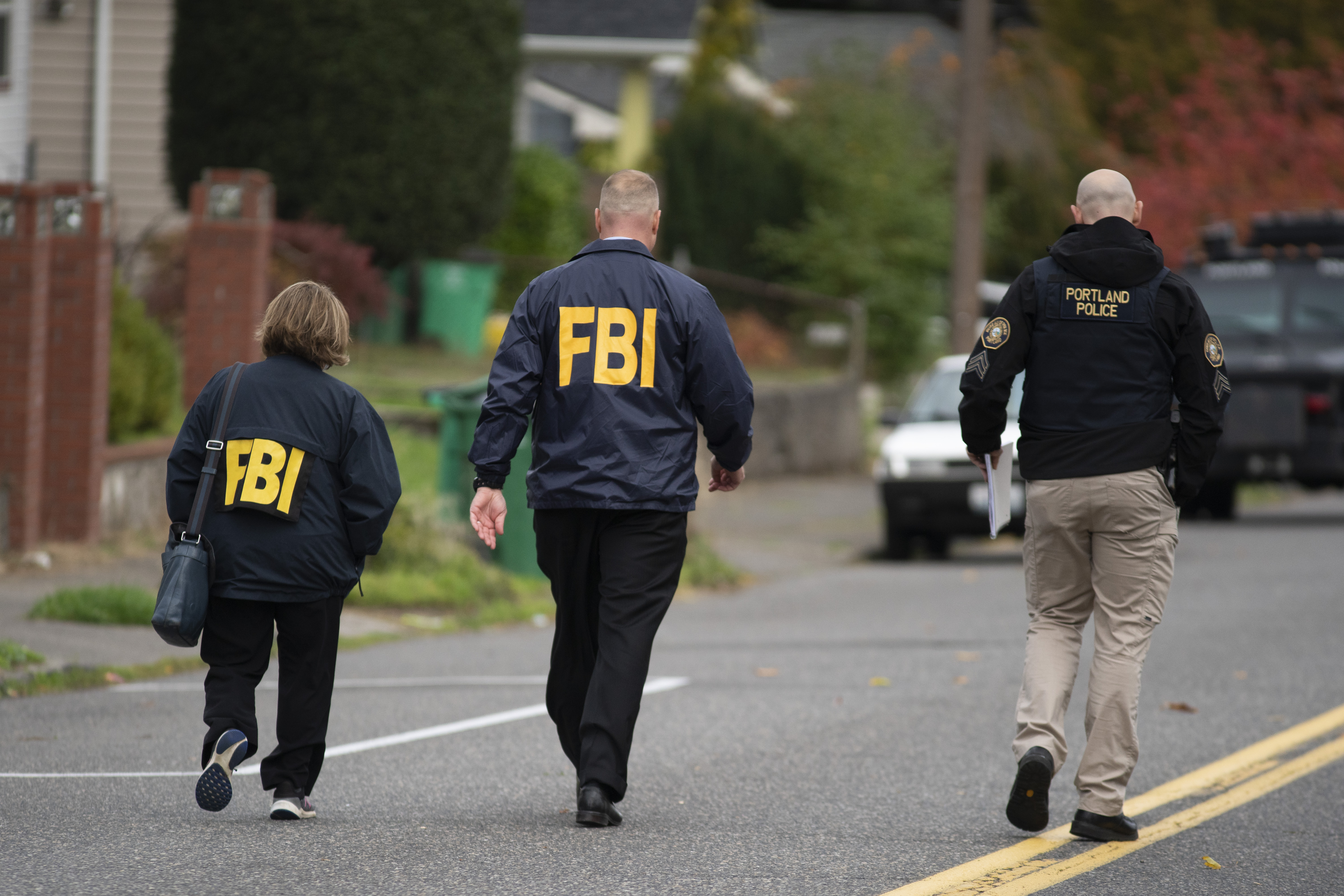 FBI activity at N. Ainsworth Street in Portland - oregonlive.com