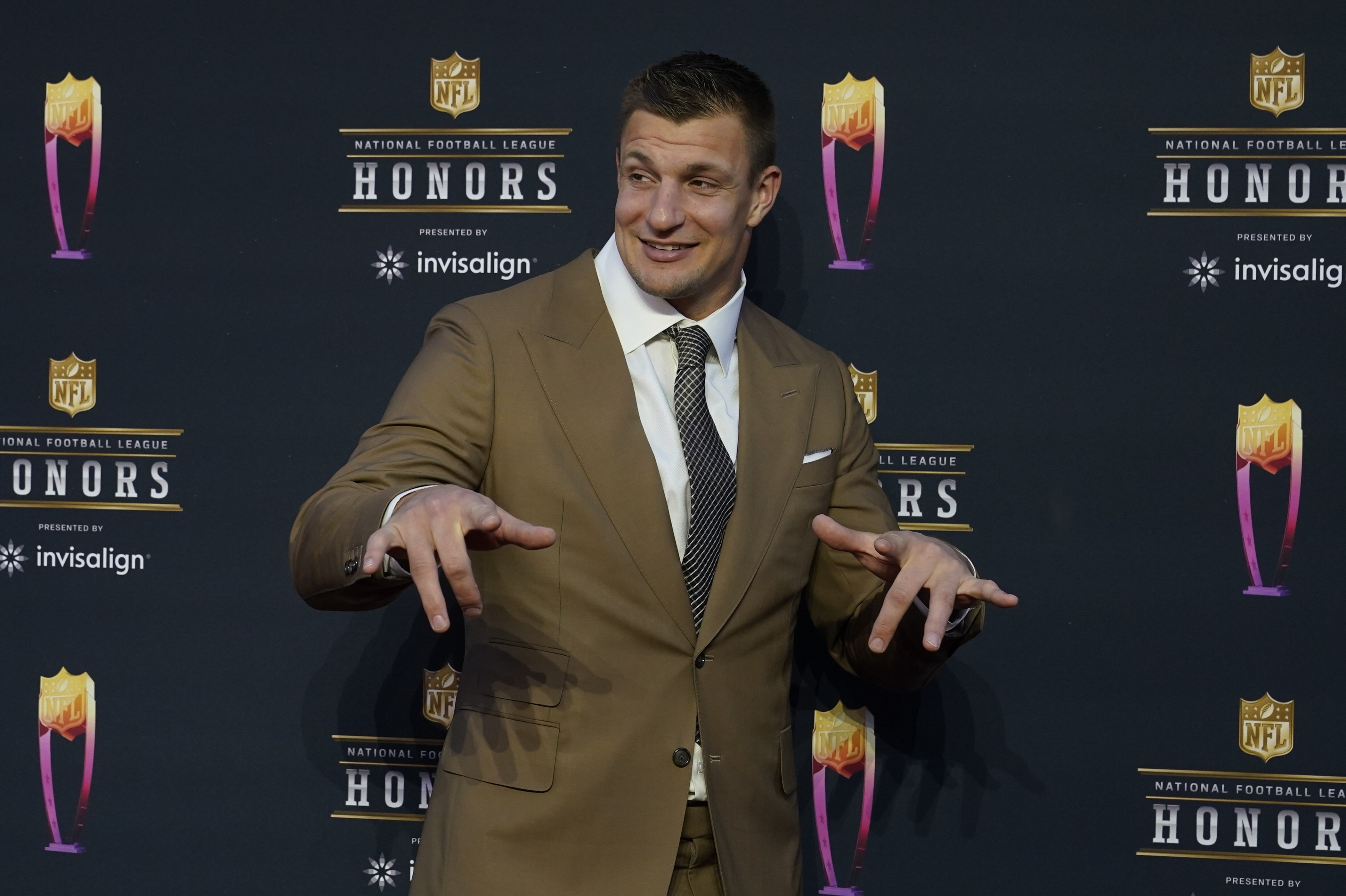 Could The Philadelphia Eagles Look To Sign TE Rob Gronkowski?