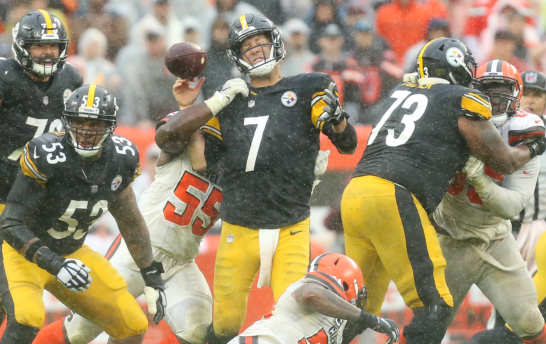 Big Ben, Steelers bury Browns 15-10