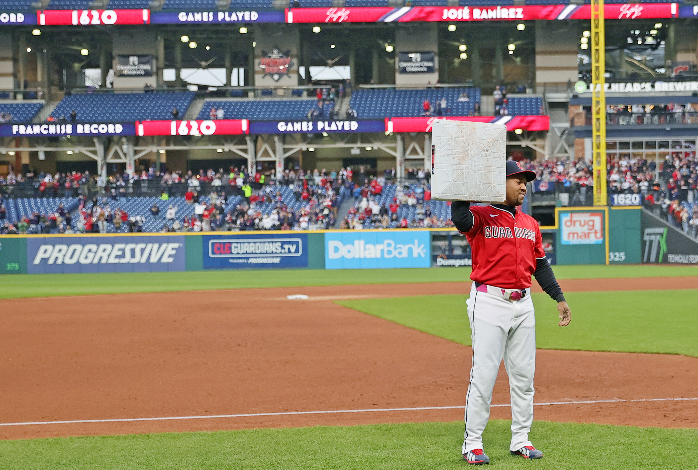 Guardians Rally in Ninth Inning to Defeat Royals 12-9 and Preserve AL Central Lead