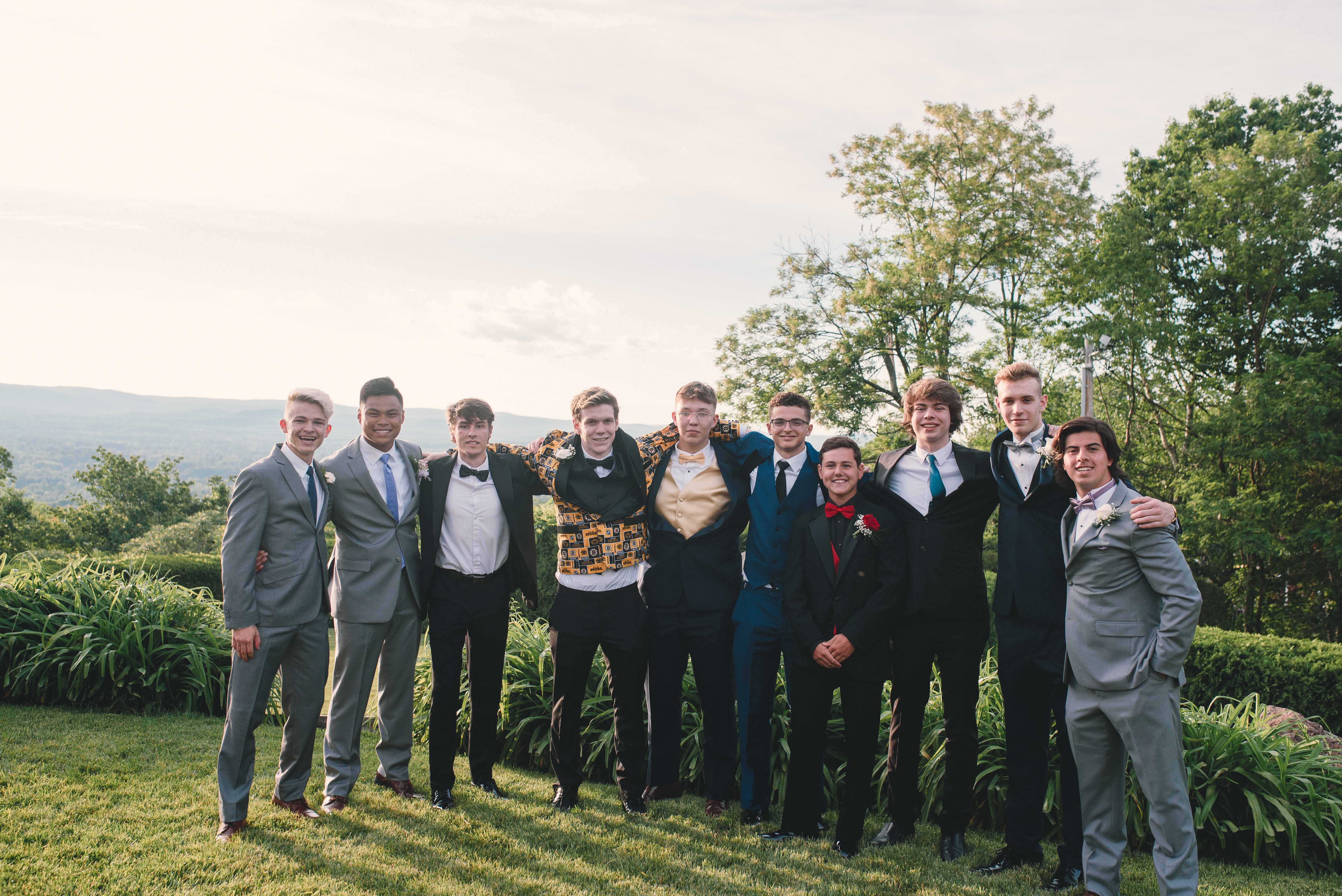 2021 Prom Photos: West Springfield High School Prom at the Log Cabin In ...